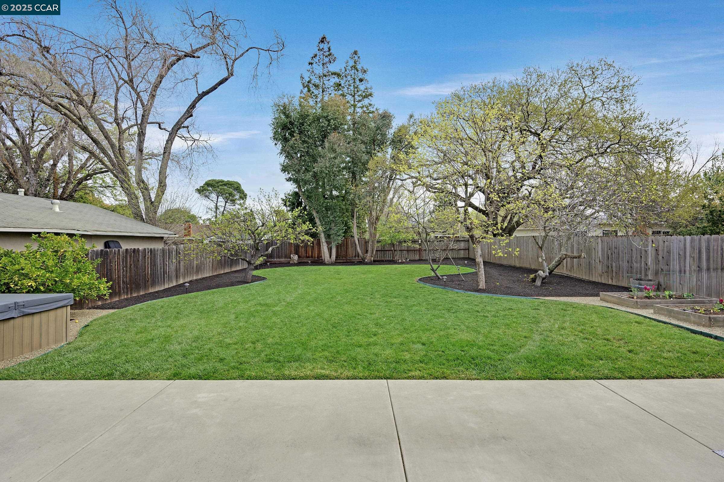 property-img