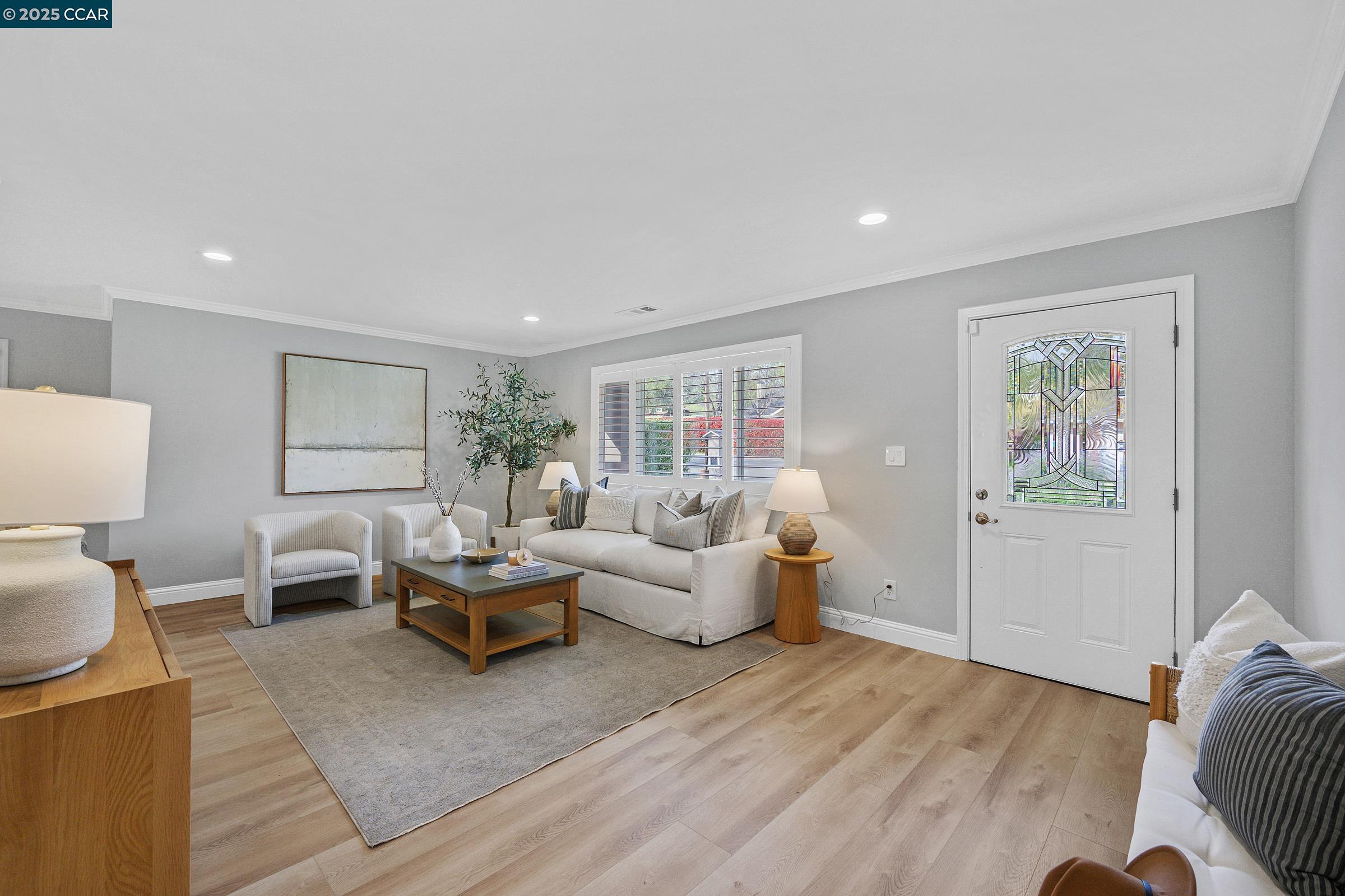property-img