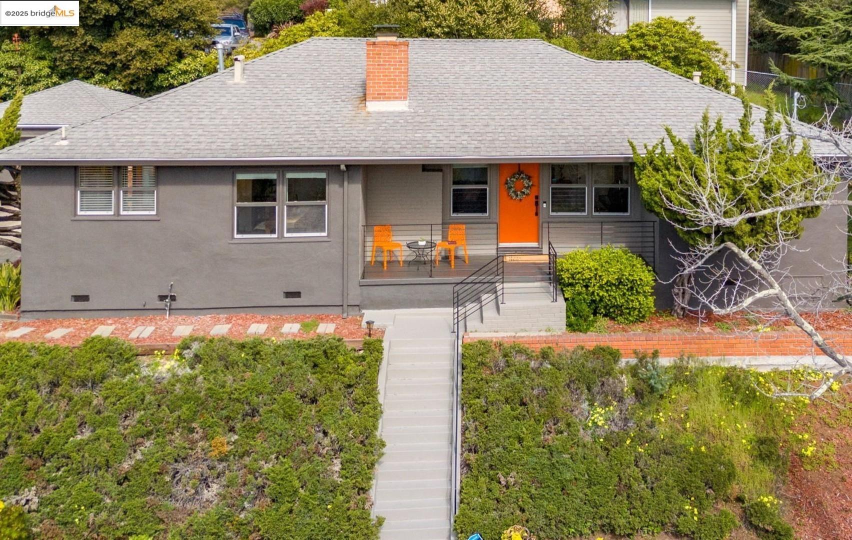 Detail Gallery Image 1 of 1 For 9774 Burgos Ave, Oakland,  CA 94605 - 4 Beds | 2 Baths