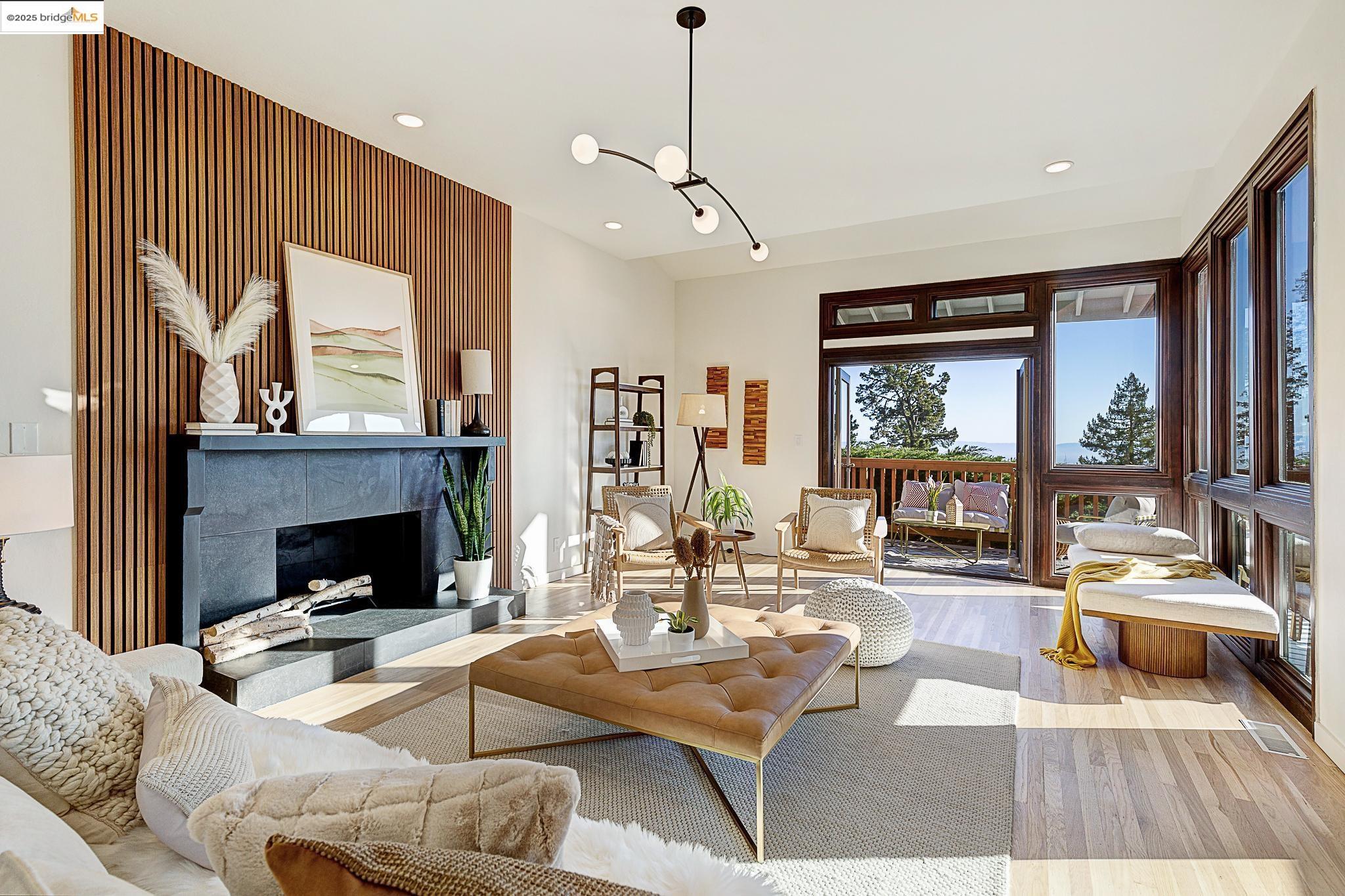 Detail Gallery Image 1 of 1 For 6645 Morningstar Ct., Oakland,  CA 94611 - 4 Beds | 2/1 Baths