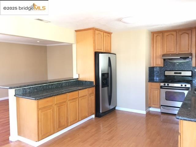 Detail Gallery Image 4 of 9 For 1435 E 32nd St, Oakland,  CA 94602 - – Beds | – Baths