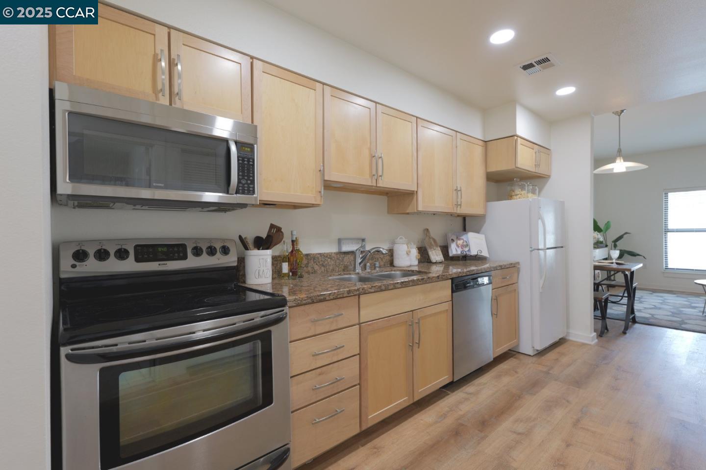 Detail Gallery Image 3 of 32 For 125 Patterson St #121,  San Jose,  CA 95112 - 0 Beds | 1 Baths