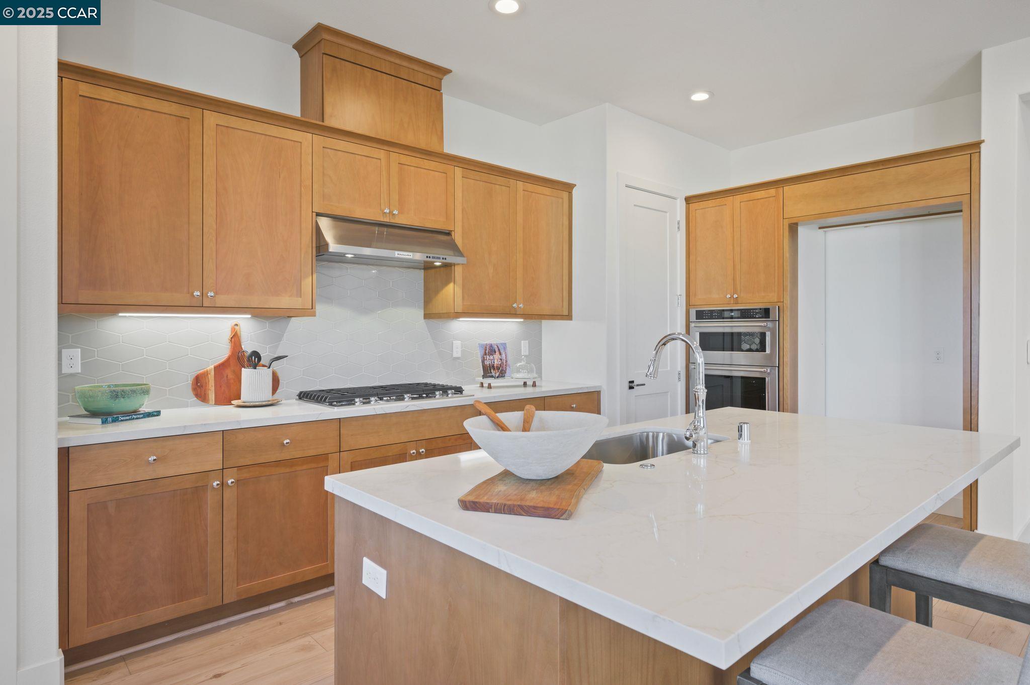 Detail Gallery Image 3 of 38 For 1826 Cascade Lane, Tracy,  CA 95377 - 2 Beds | 2 Baths