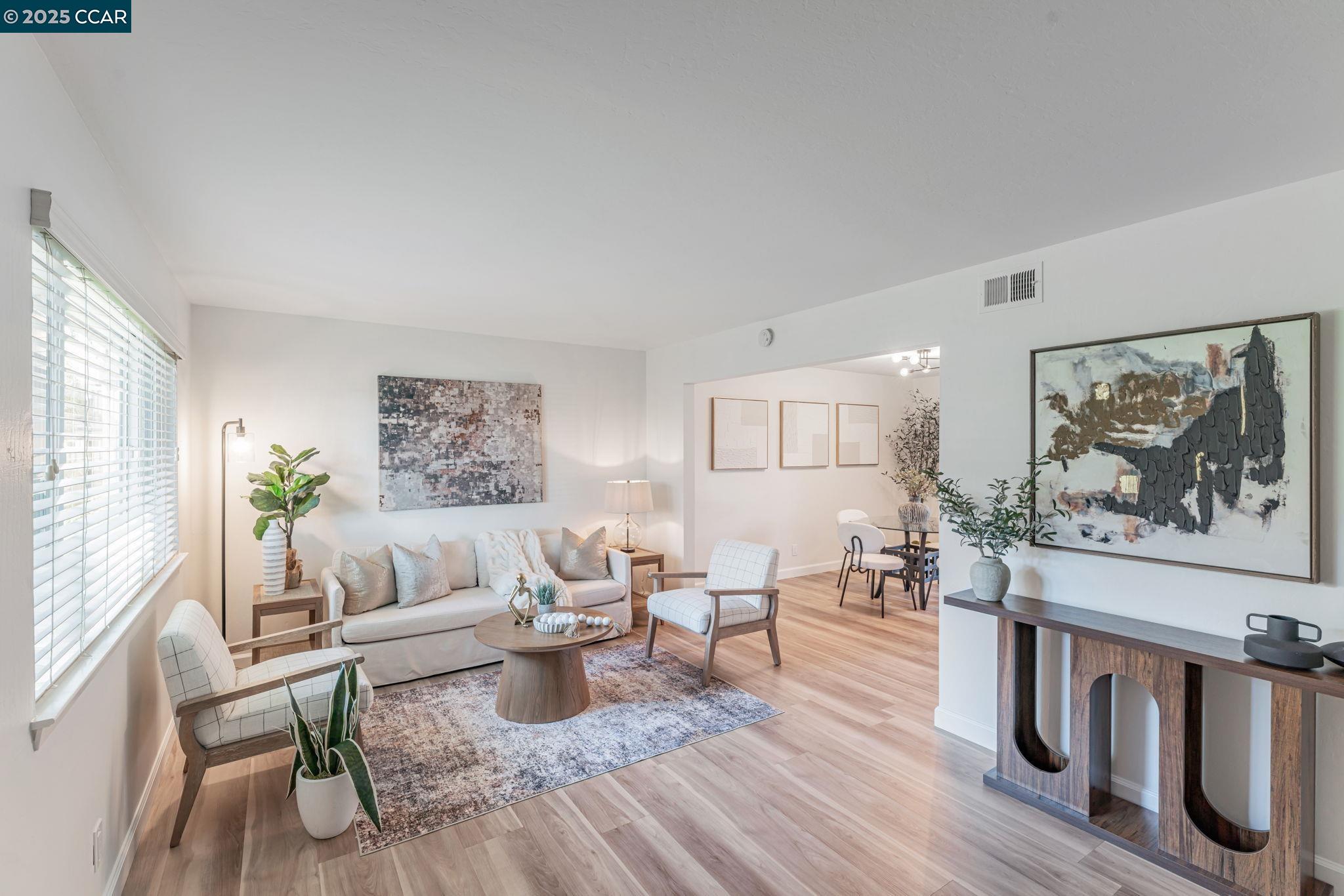 Photo #3: 41090859 Listing 