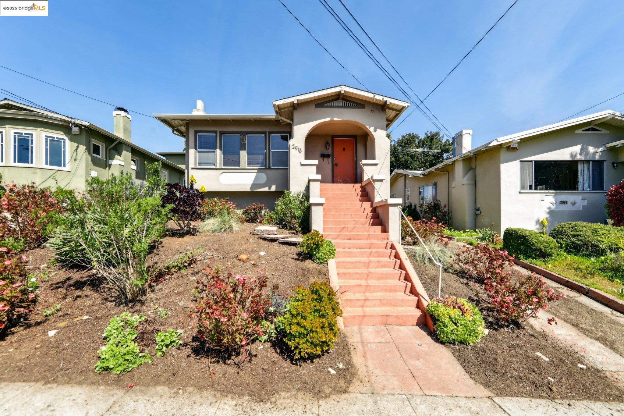 Detail Gallery Image 1 of 1 For 2918 Florida St, Oakland,  CA 94602 - 2 Beds | 1 Baths