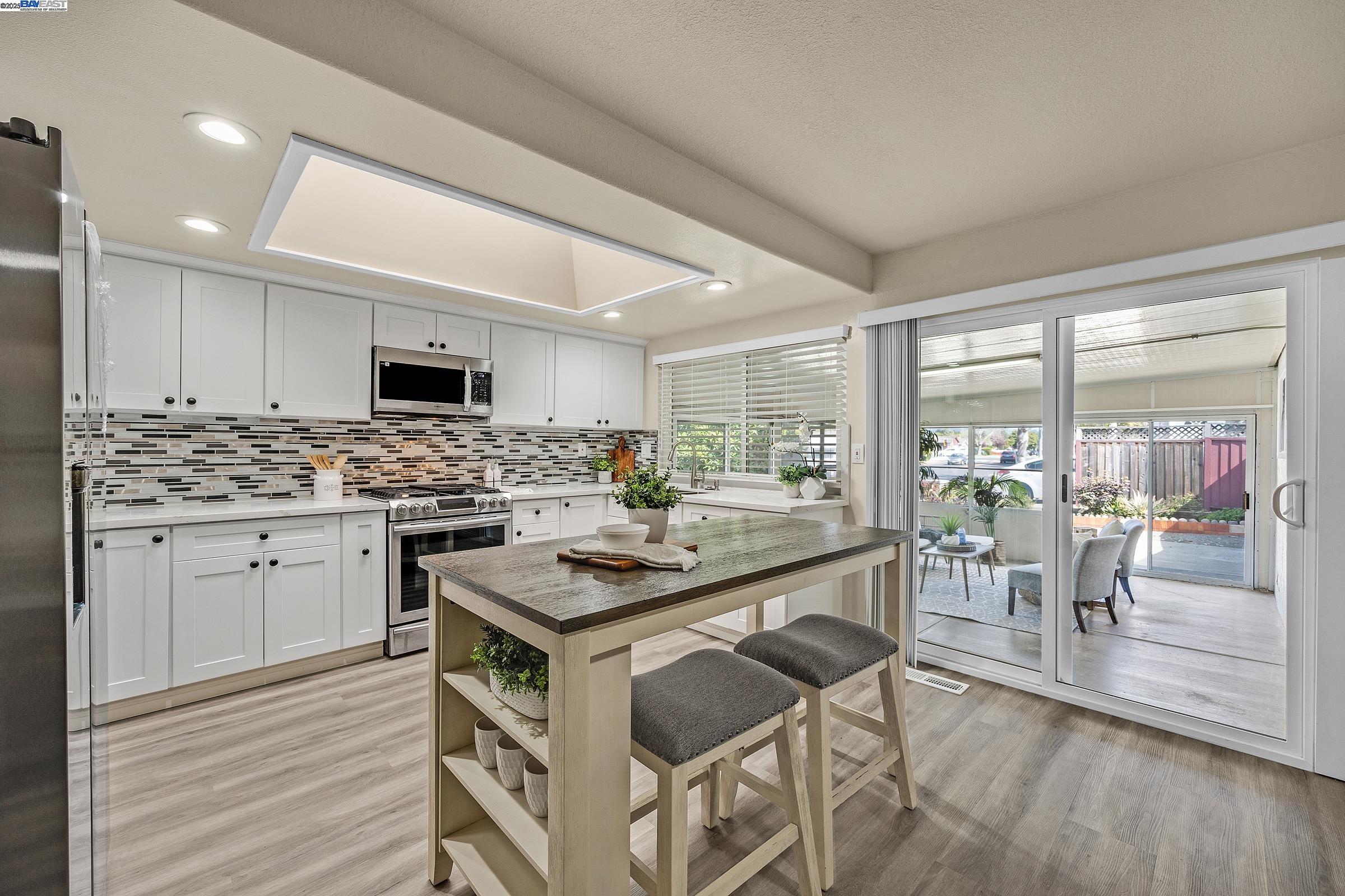 Detail Gallery Image 16 of 41 For 2702 Chinook Ct, Union City,  CA 94587 - 4 Beds | 2 Baths