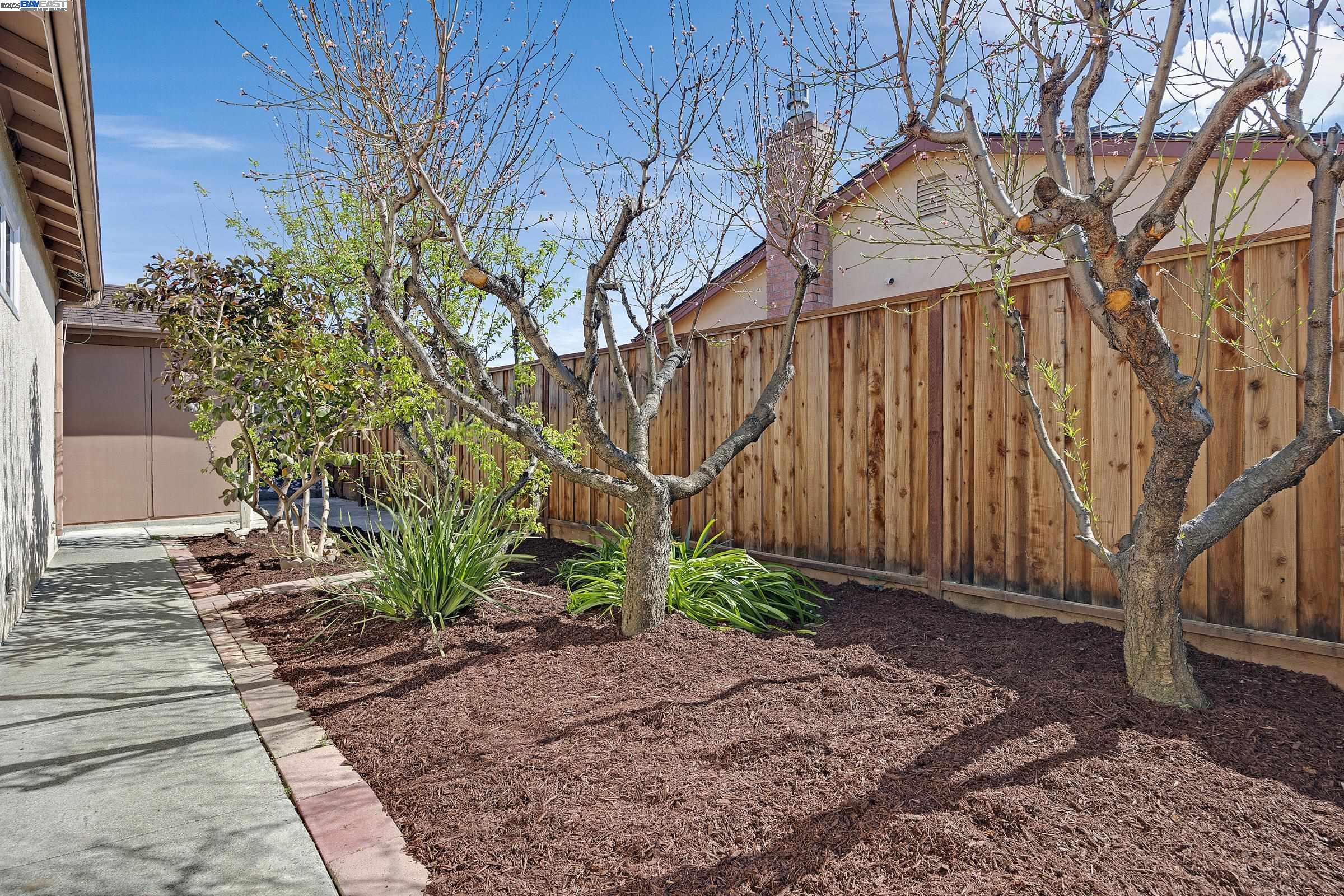 Detail Gallery Image 34 of 41 For 2702 Chinook Ct, Union City,  CA 94587 - 4 Beds | 2 Baths