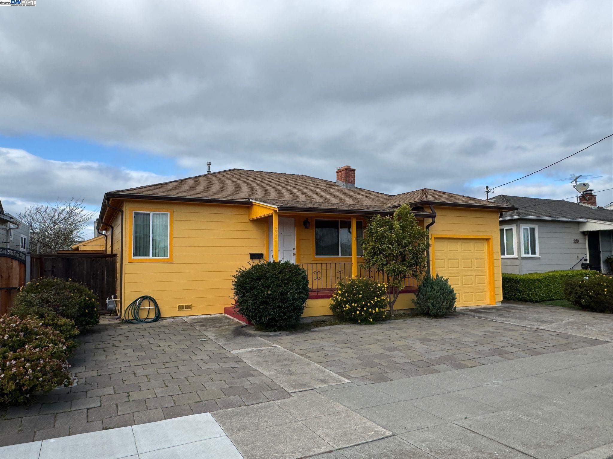 Detail Gallery Image 1 of 1 For 224 Maitland, Alameda,  CA 94502 - 2 Beds | 2/1 Baths