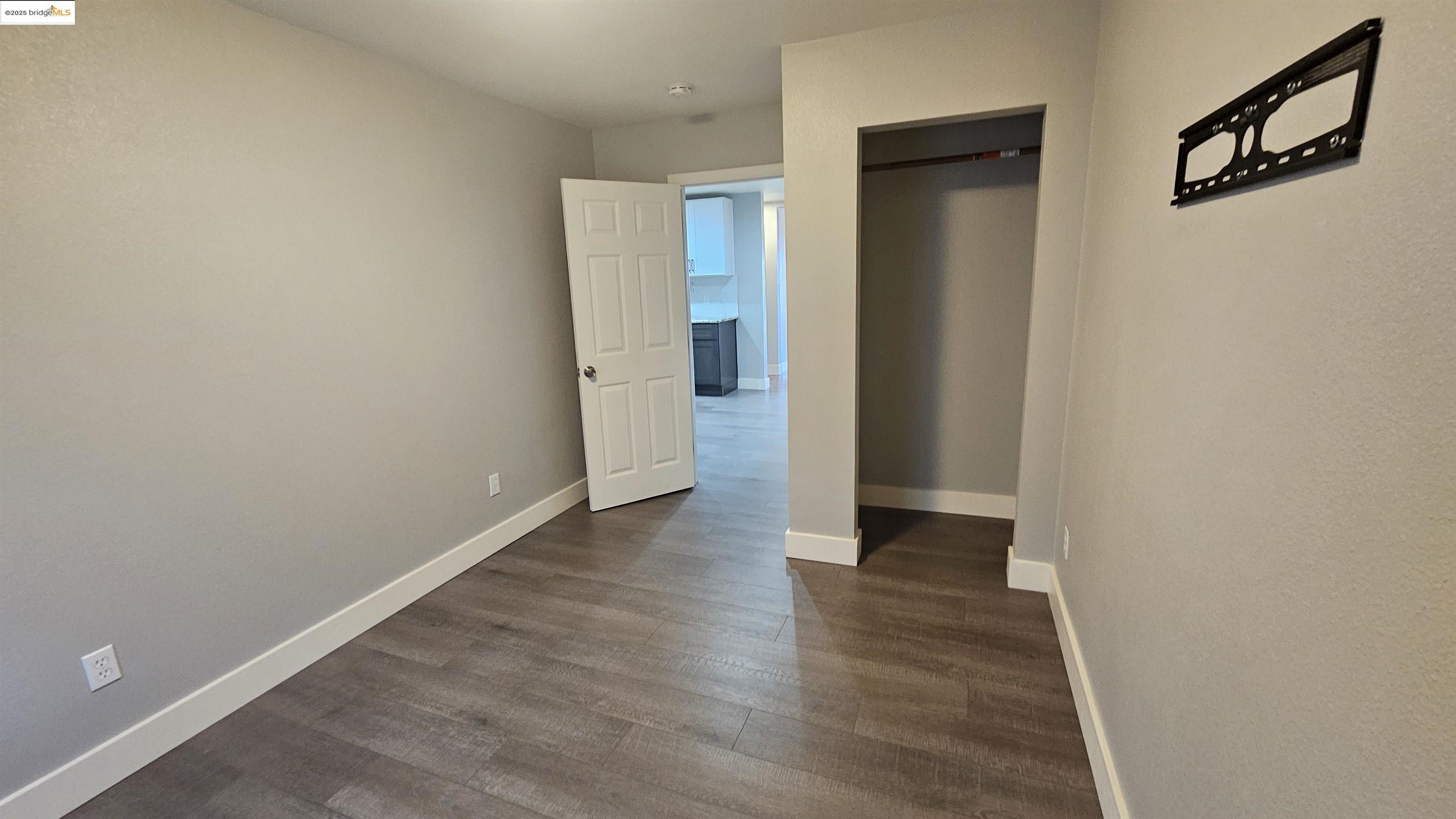Detail Gallery Image 21 of 22 For 1625 International Blvd, Oakland,  CA 94606 - 3 Beds | 2 Baths