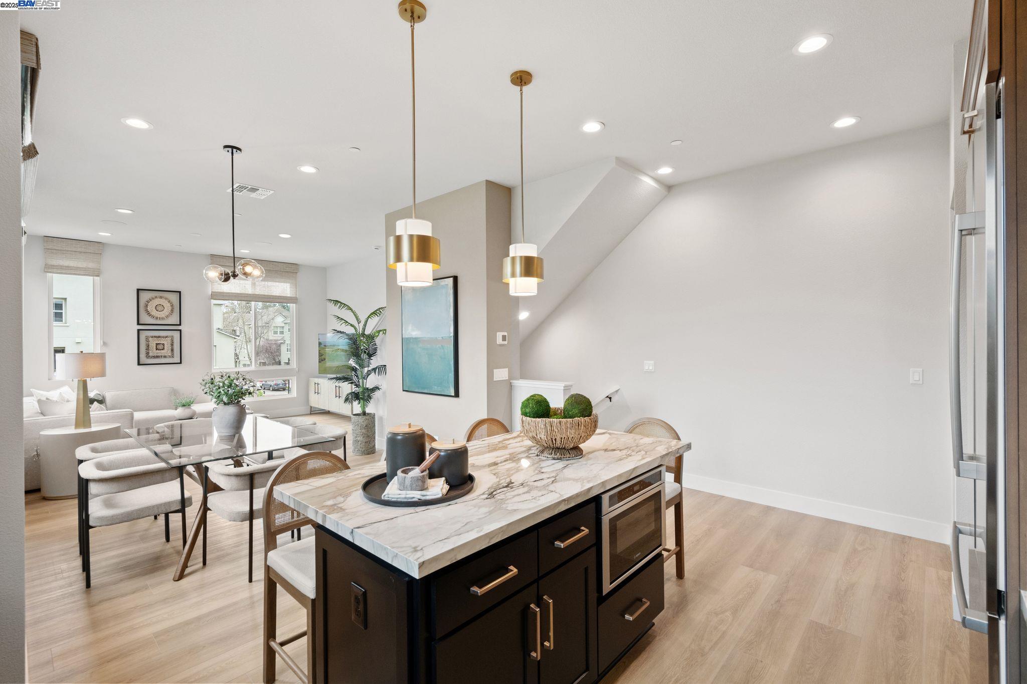 Detail Gallery Image 15 of 40 For 970 E Harcot Court, San Jose,  CA 95133 - 4 Beds | 4 Baths