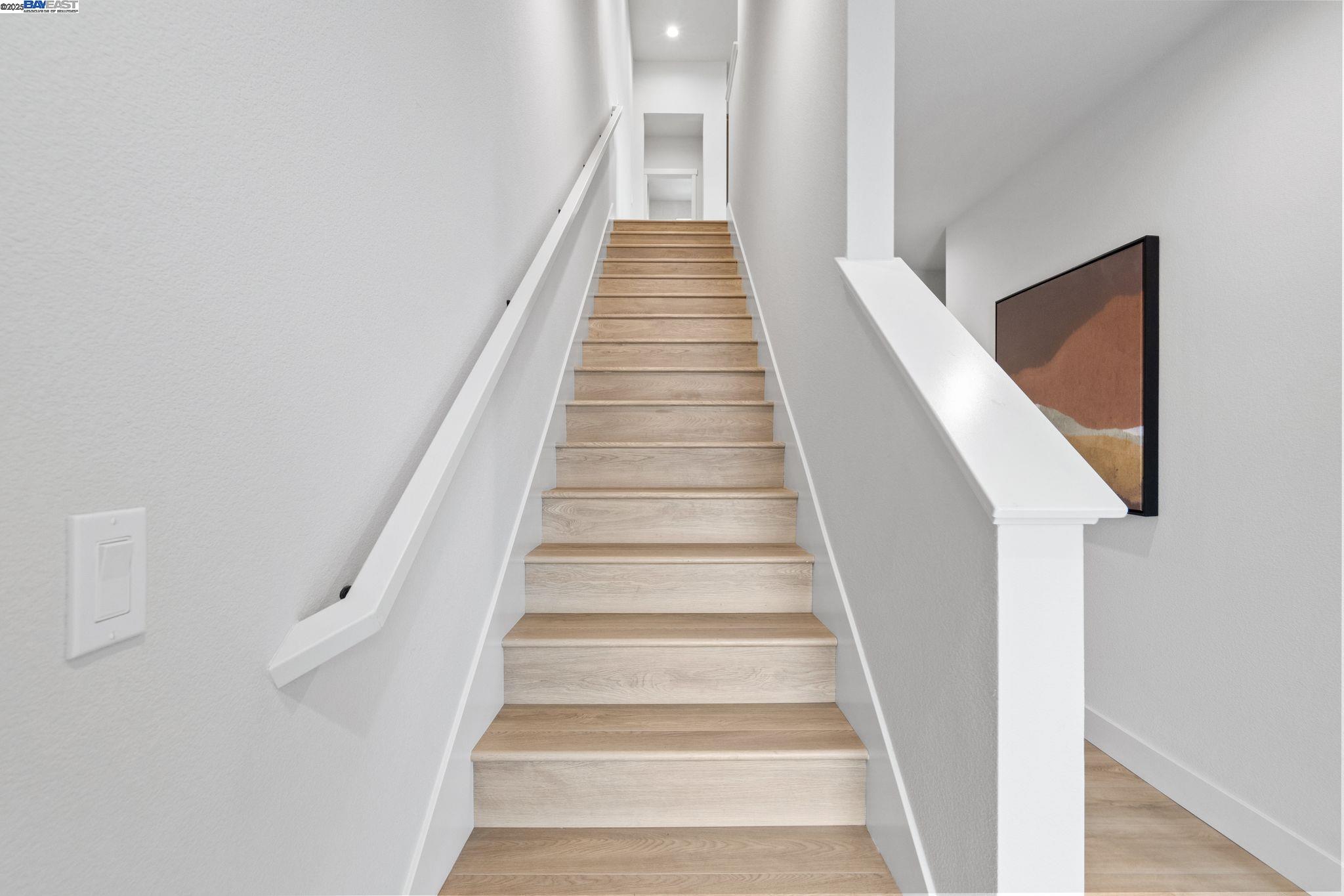 Detail Gallery Image 7 of 40 For 970 E Harcot Court, San Jose,  CA 95133 - 4 Beds | 4 Baths