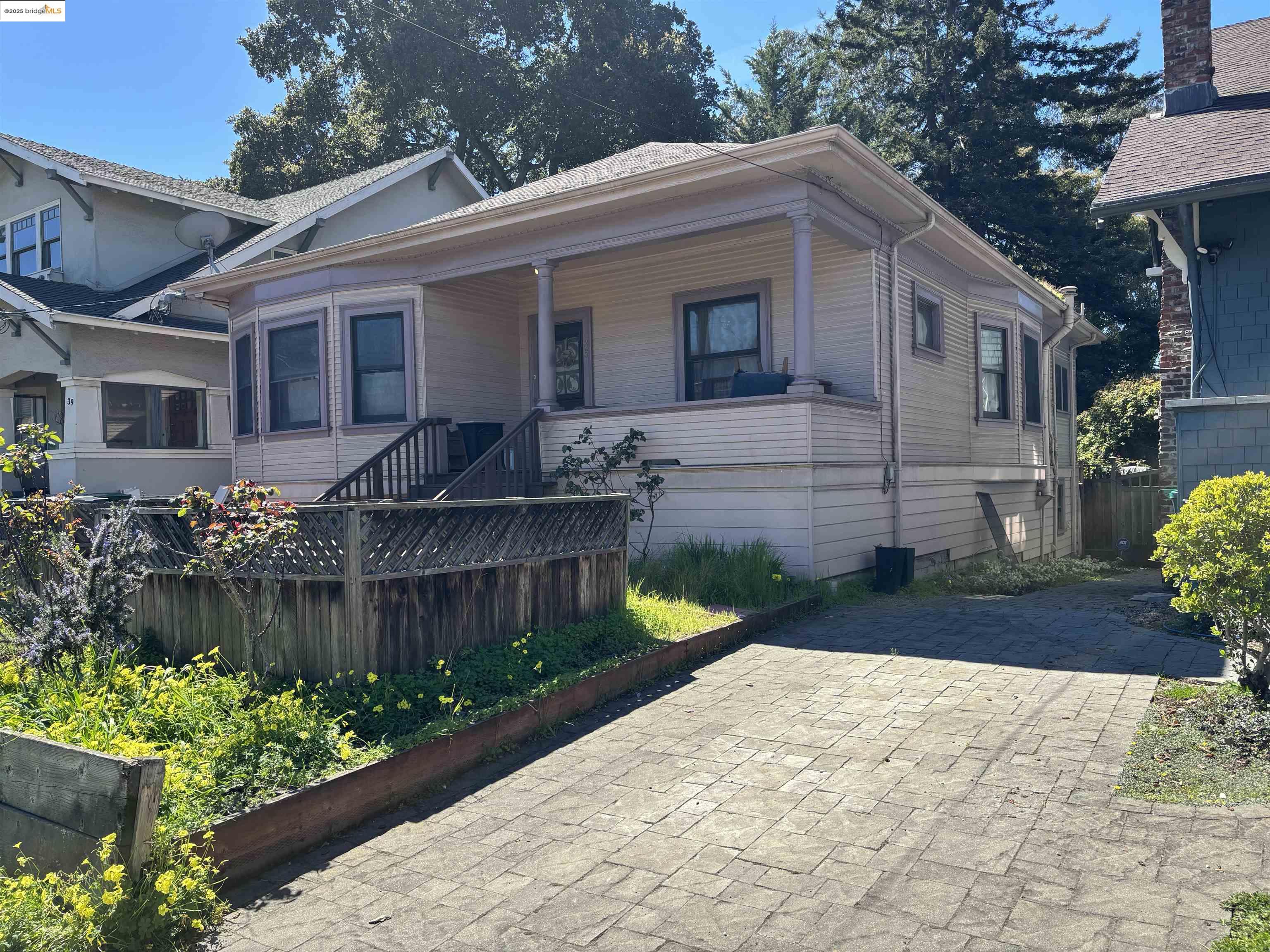Thumbnail for 35 Randwick Ave, Oakland, CA 94611