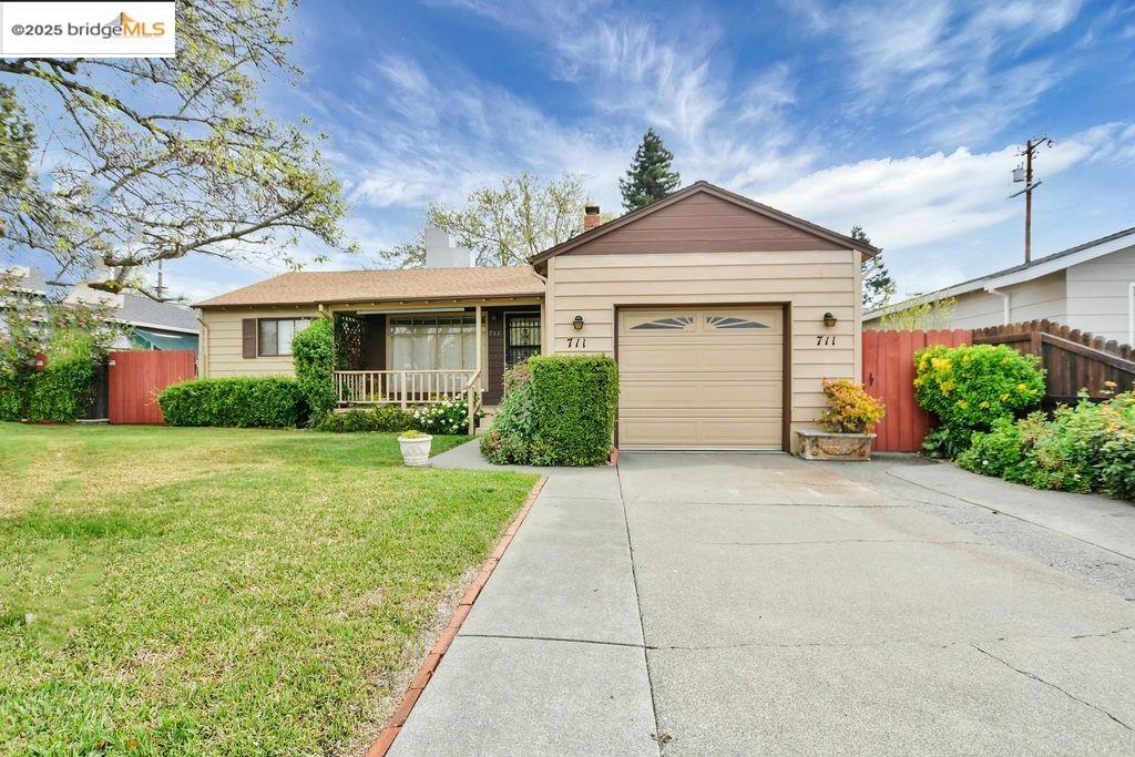 Detail Gallery Image 1 of 1 For 711 Camellia Way, Vacaville,  CA 95688 - 3 Beds | 1 Baths