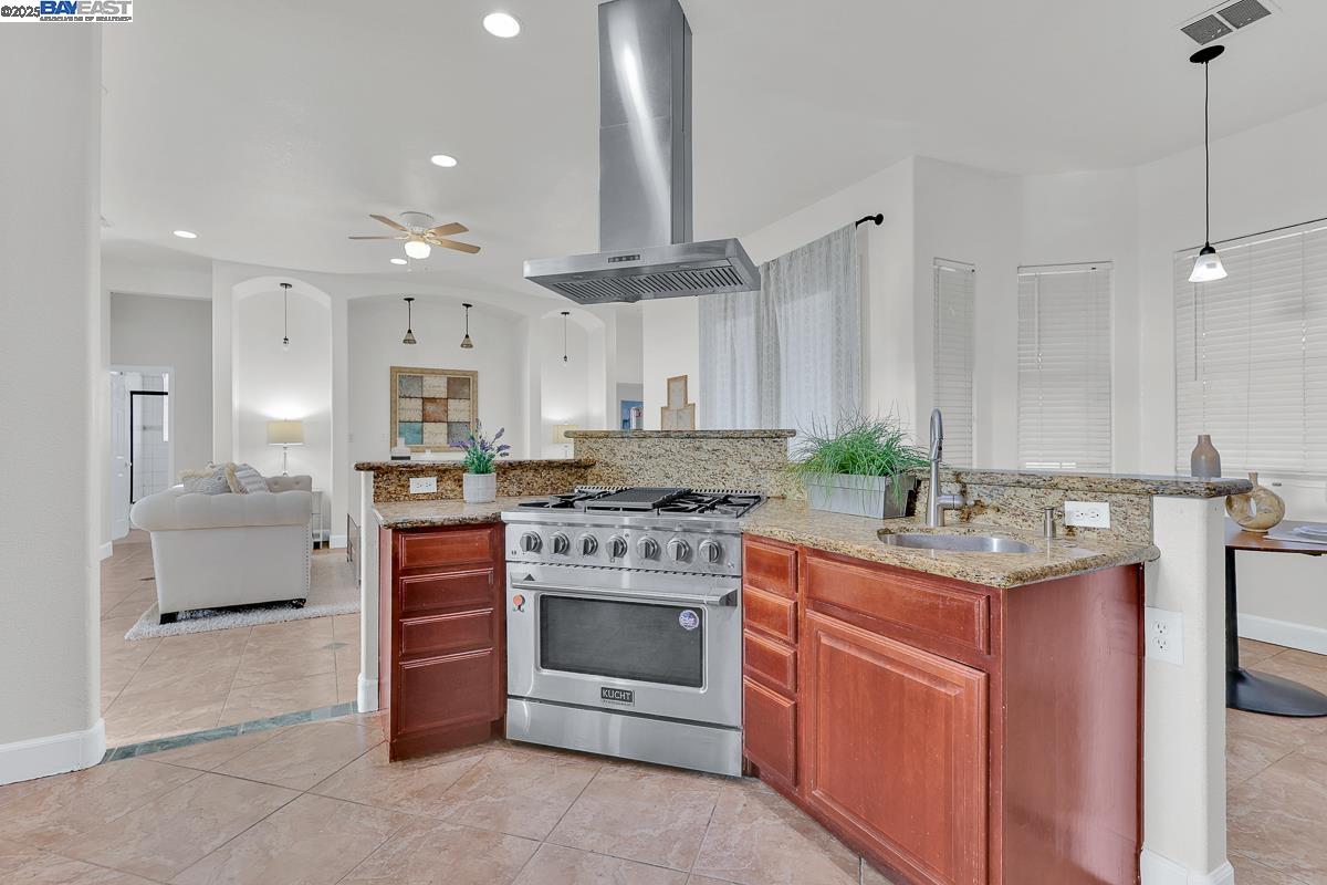 Detail Gallery Image 14 of 57 For 17300 Locust Ave, Patterson,  CA 95363 - 4 Beds | 3 Baths