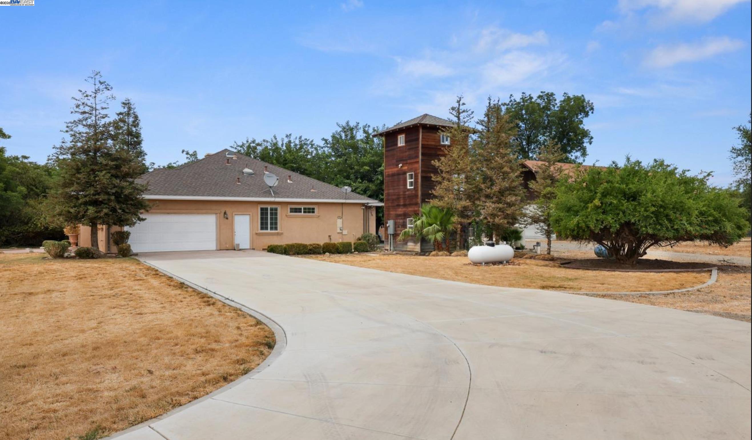 Detail Gallery Image 4 of 57 For 17300 Locust Ave, Patterson,  CA 95363 - 4 Beds | 3 Baths