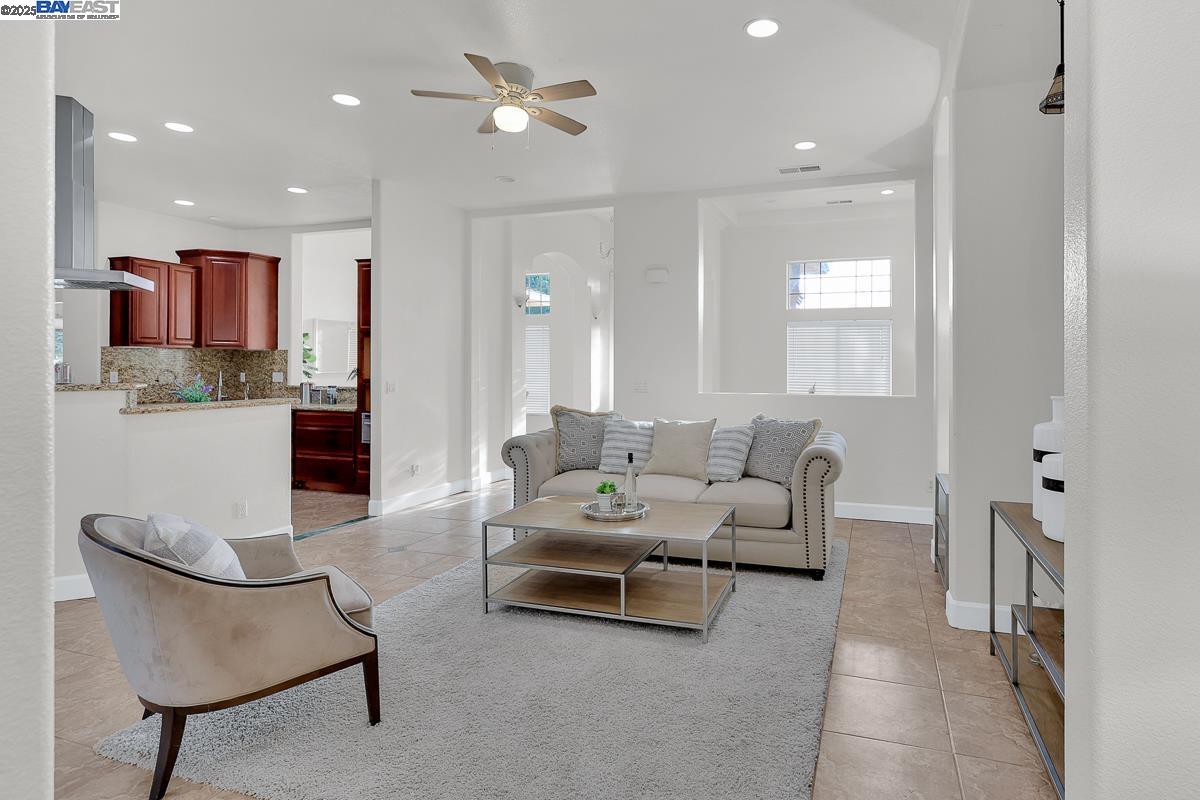 Detail Gallery Image 10 of 57 For 17300 Locust Ave, Patterson,  CA 95363 - 4 Beds | 3 Baths
