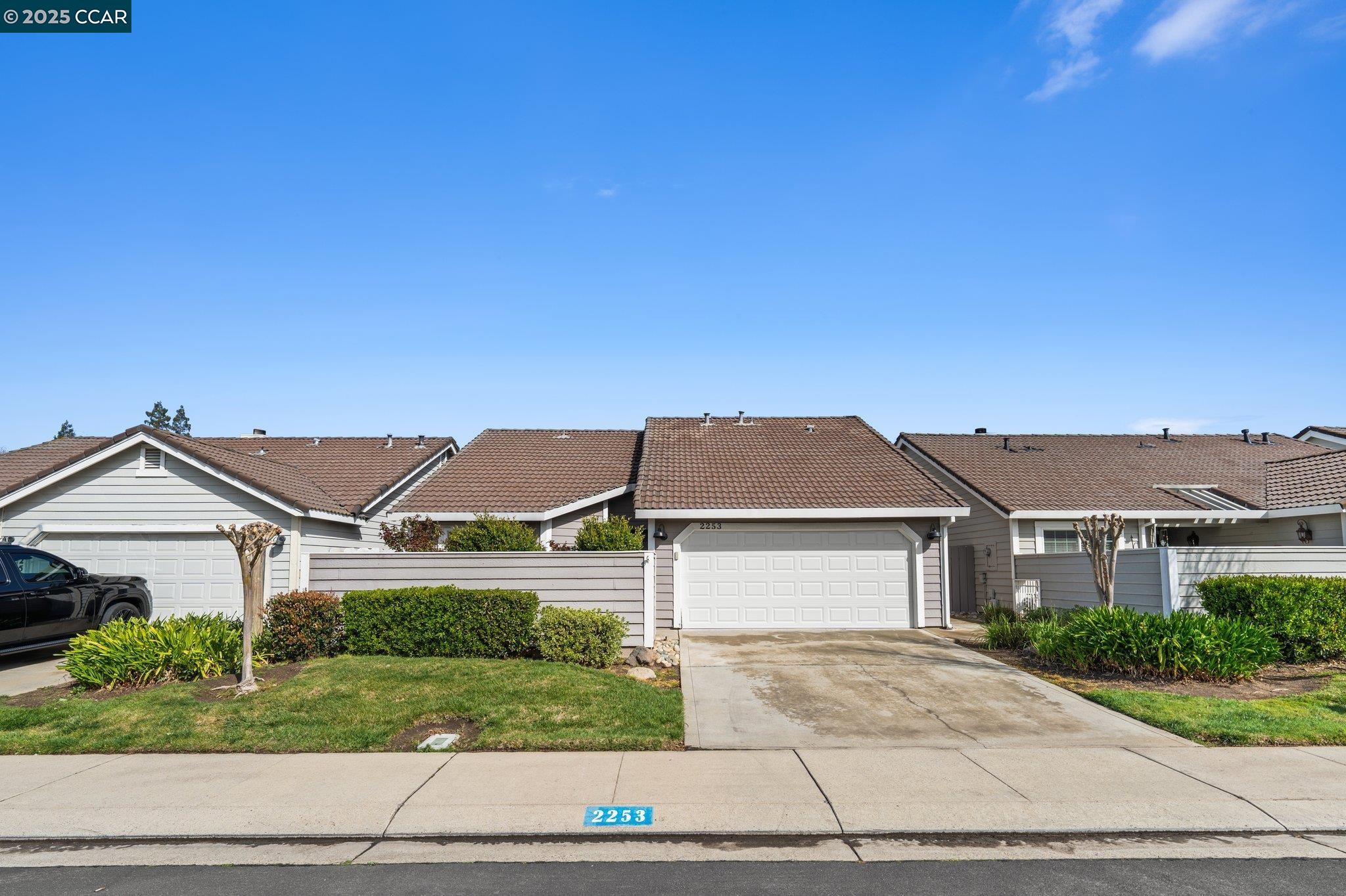 Detail Gallery Image 1 of 49 For 2253 Chelmsford Dr, Modesto,  CA 95356 - 2 Beds | 2 Baths