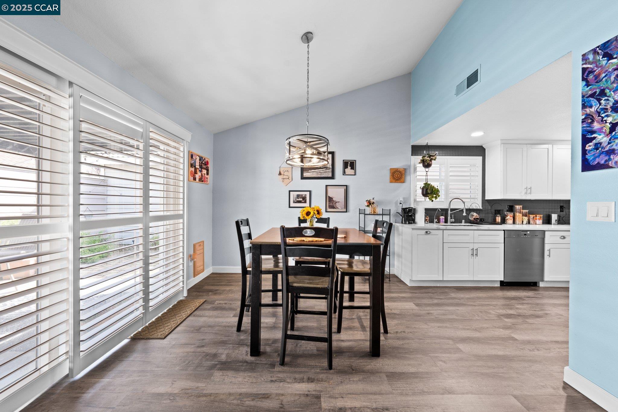 Detail Gallery Image 12 of 49 For 2253 Chelmsford Dr, Modesto,  CA 95356 - 2 Beds | 2 Baths