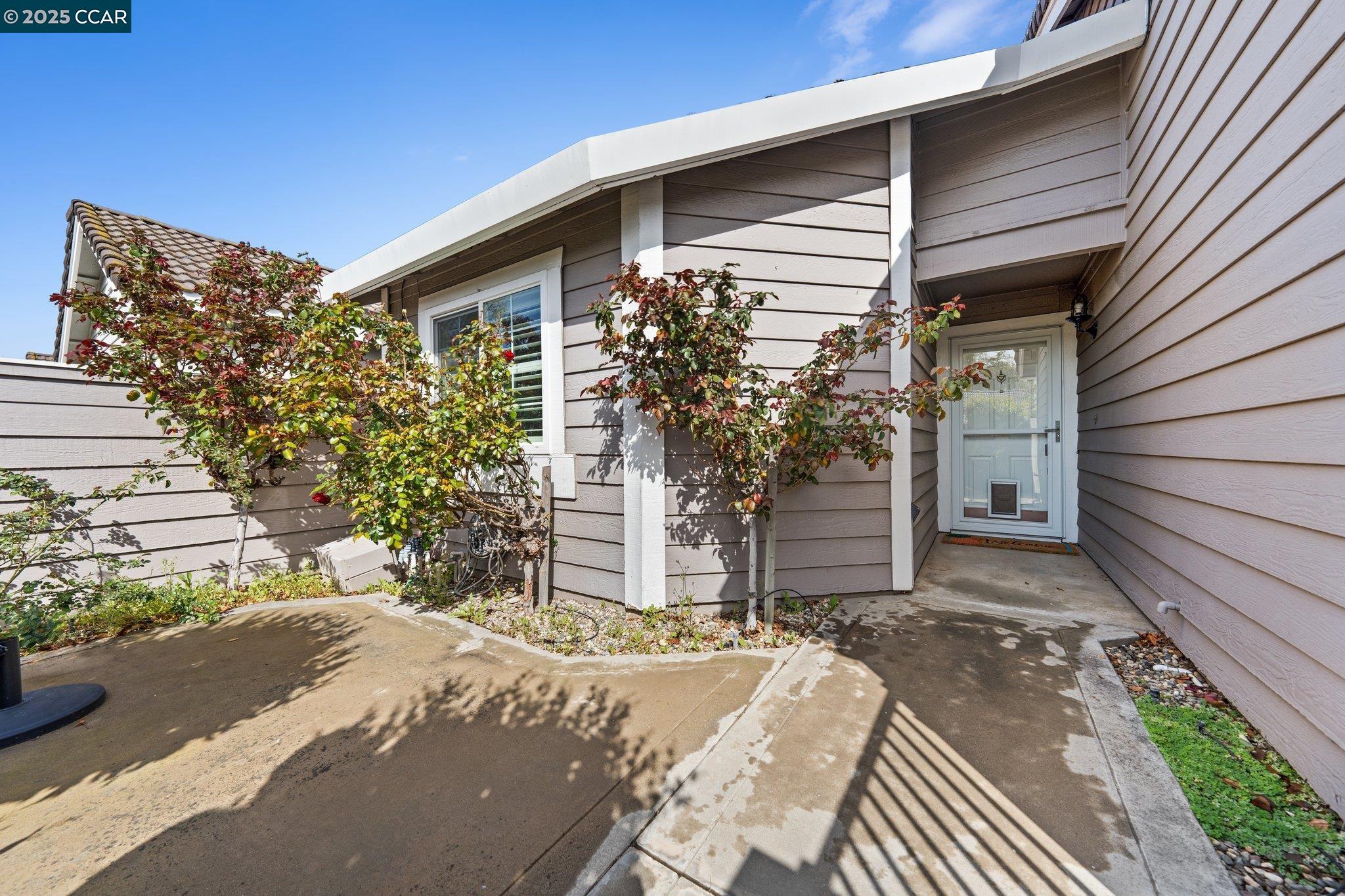 Detail Gallery Image 6 of 49 For 2253 Chelmsford Dr, Modesto,  CA 95356 - 2 Beds | 2 Baths
