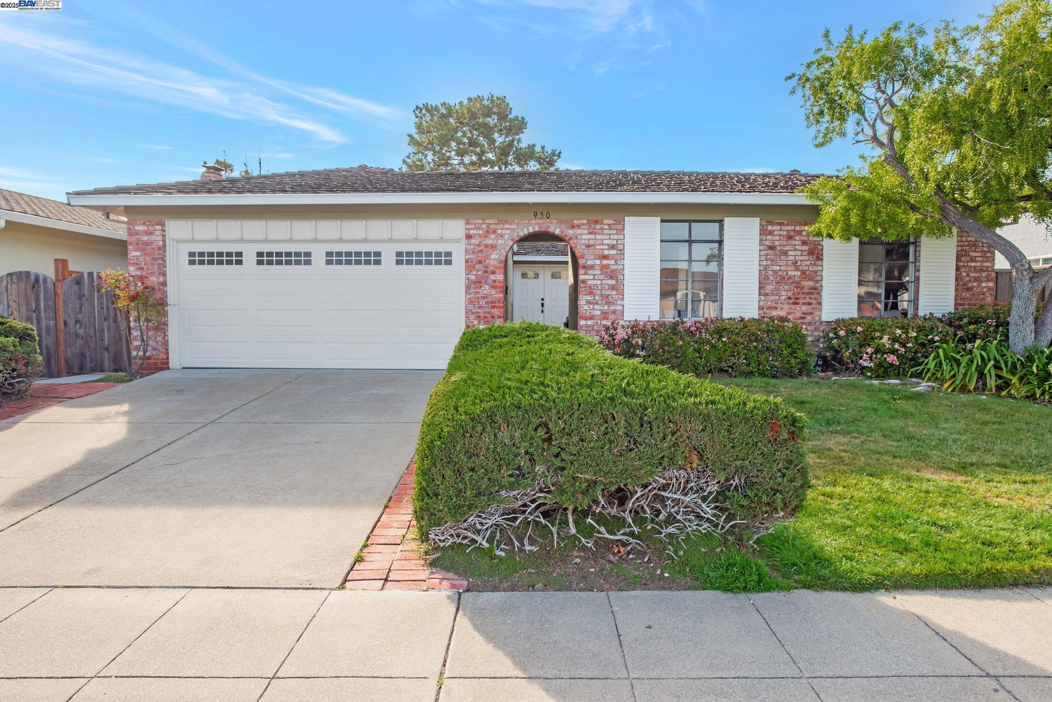 Detail Gallery Image 1 of 1 For 950 Haddock St, Foster City,  CA 94404 - 4 Beds | 2 Baths