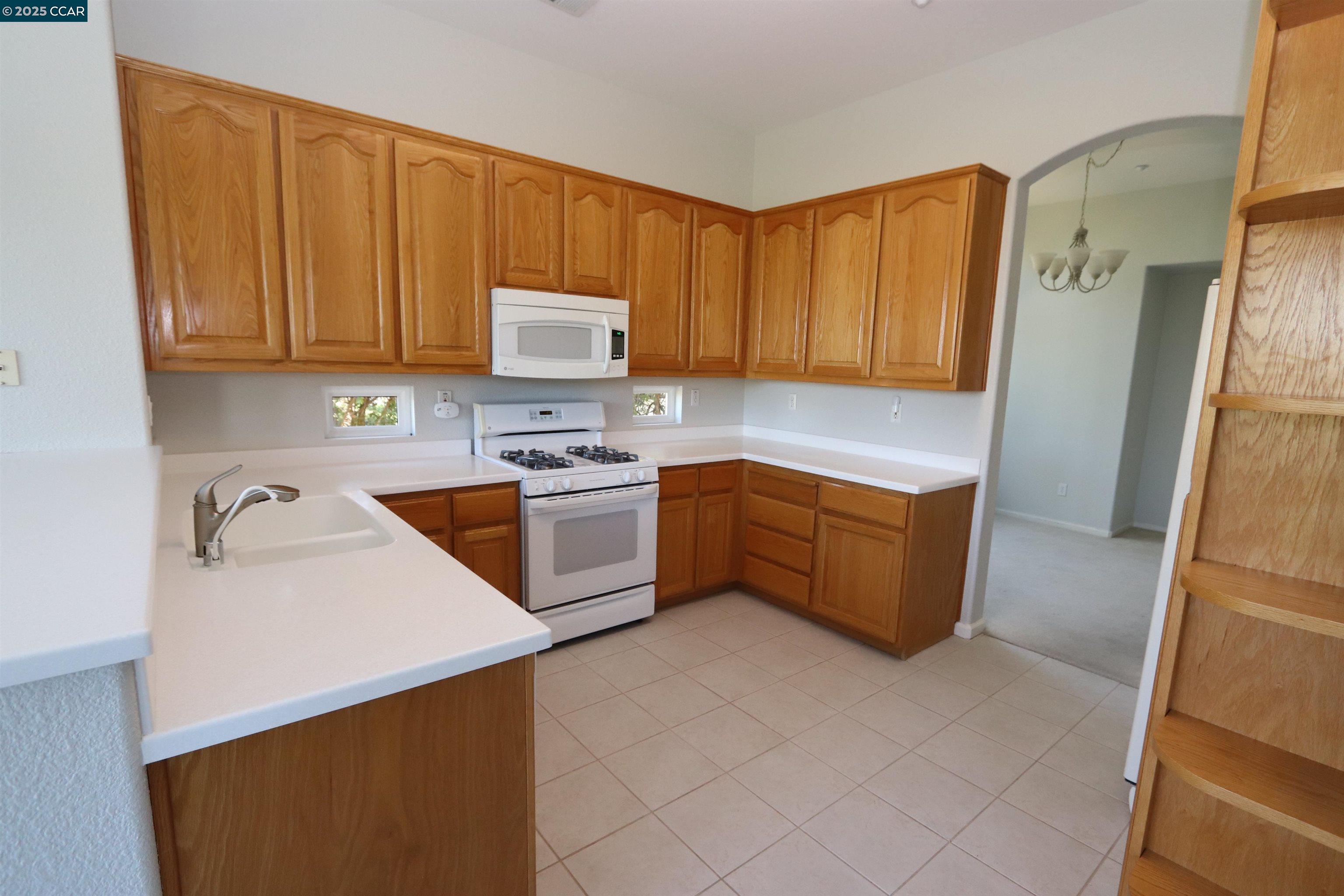 Detail Gallery Image 19 of 41 For 1090 Bountiful Way, Brentwood,  CA 94513 - 3 Beds | 2/1 Baths
