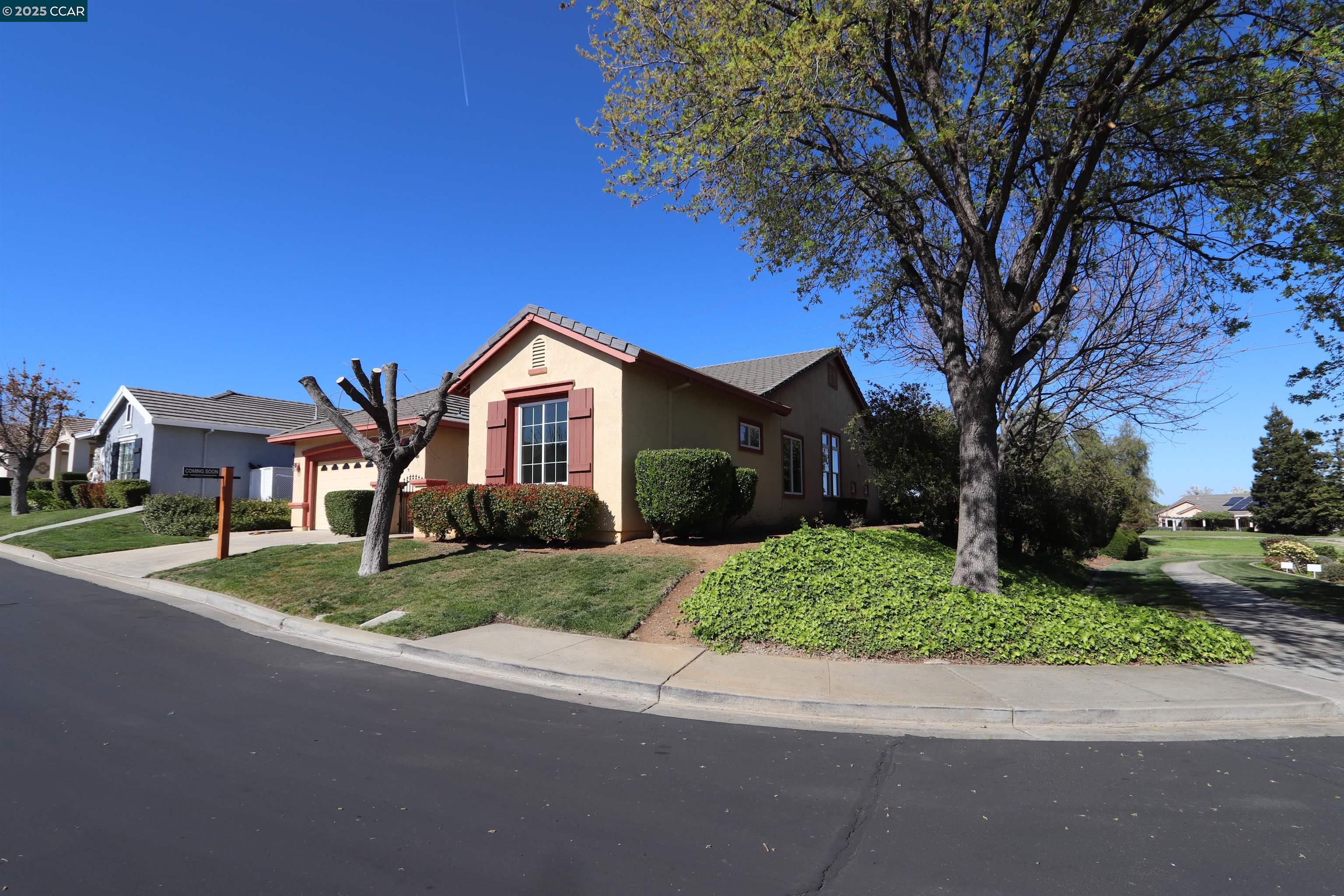 Detail Gallery Image 4 of 41 For 1090 Bountiful Way, Brentwood,  CA 94513 - 3 Beds | 2/1 Baths