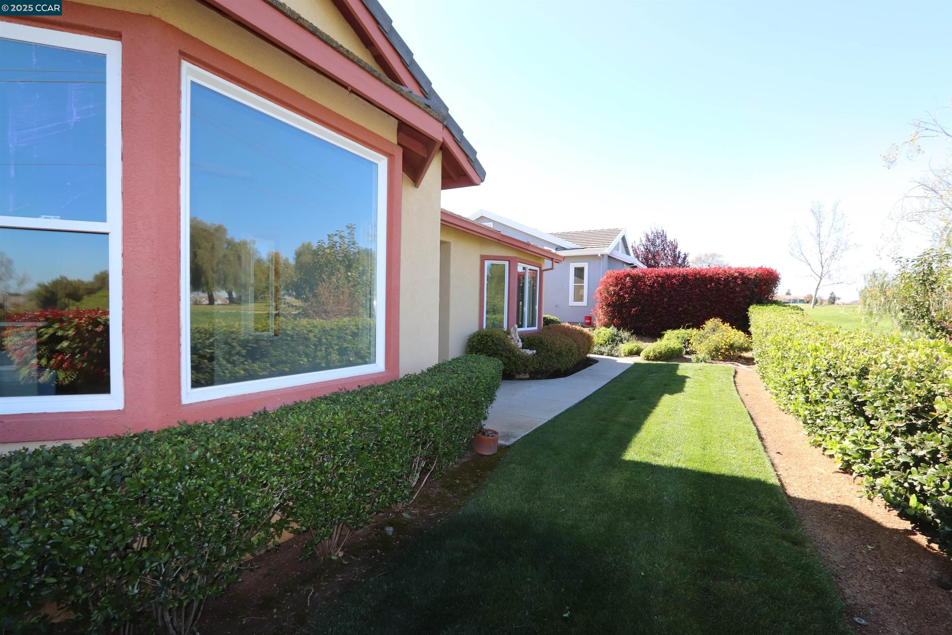 Detail Gallery Image 7 of 41 For 1090 Bountiful Way, Brentwood,  CA 94513 - 3 Beds | 2/1 Baths