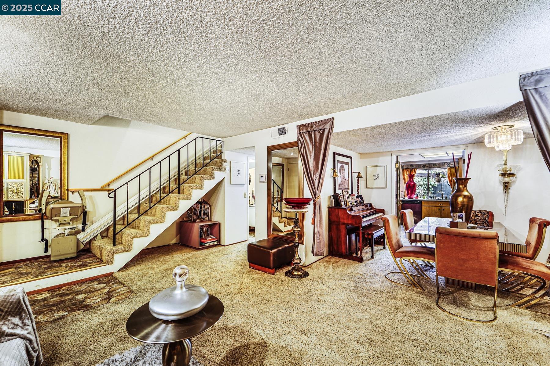 Detail Gallery Image 2 of 16 For 777 Lava Way, San Jose,  CA 95133 - 4 Beds | 2/1 Baths