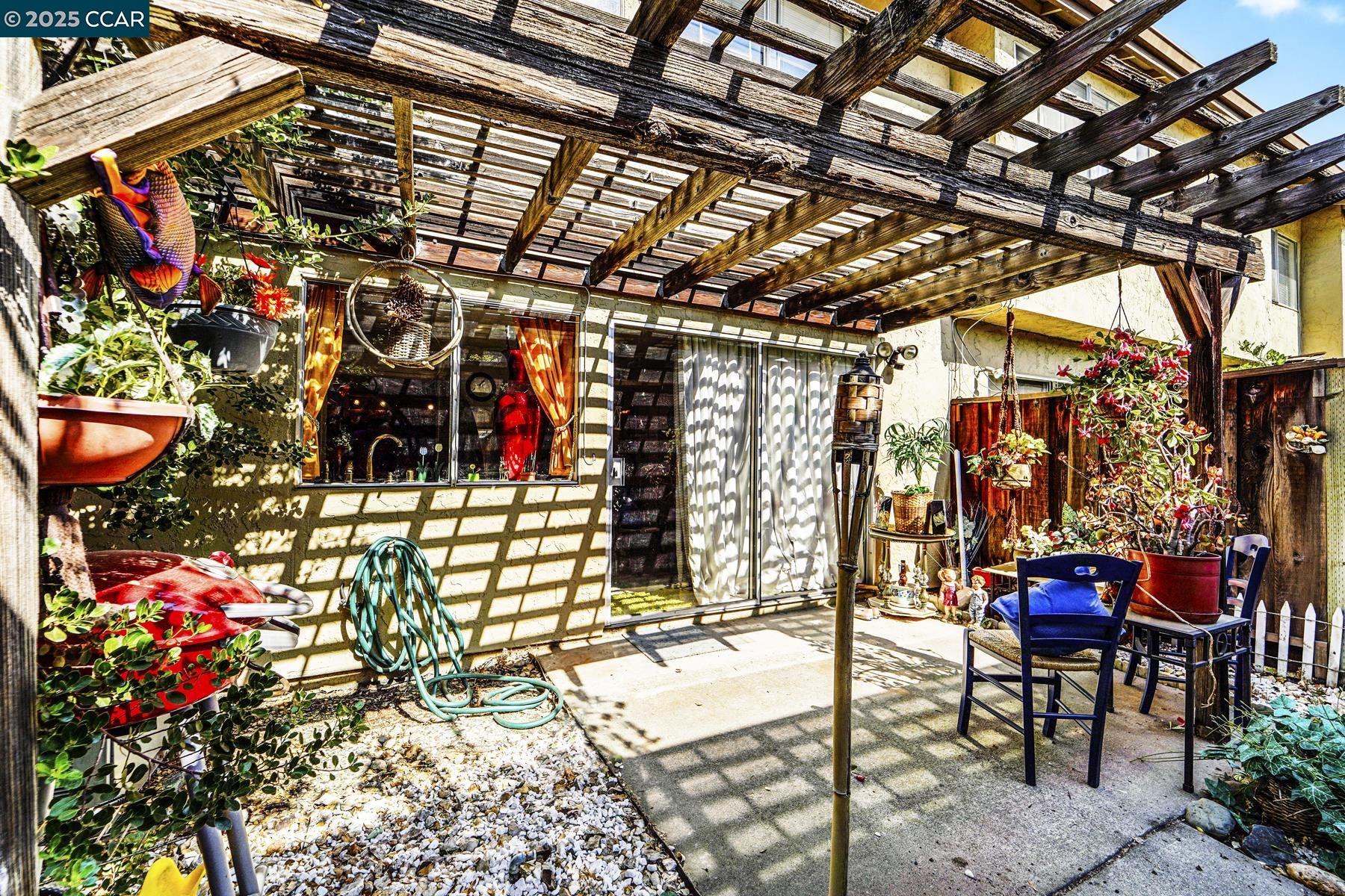 Detail Gallery Image 14 of 16 For 777 Lava Way, San Jose,  CA 95133 - 4 Beds | 2/1 Baths