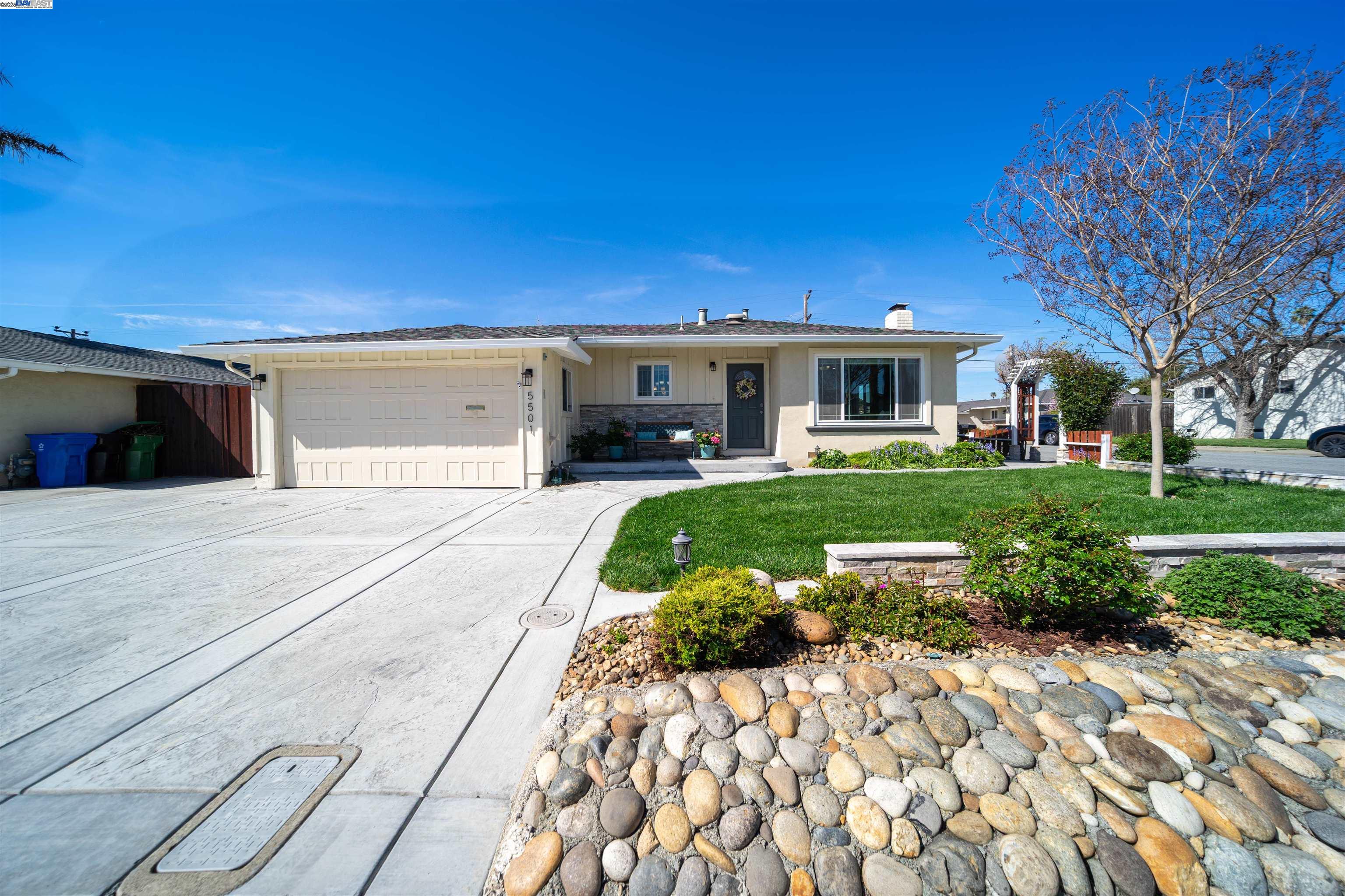 Detail Gallery Image 1 of 1 For 5501 Butano Park Dr, Fremont,  CA 94538 - 3 Beds | 2 Baths