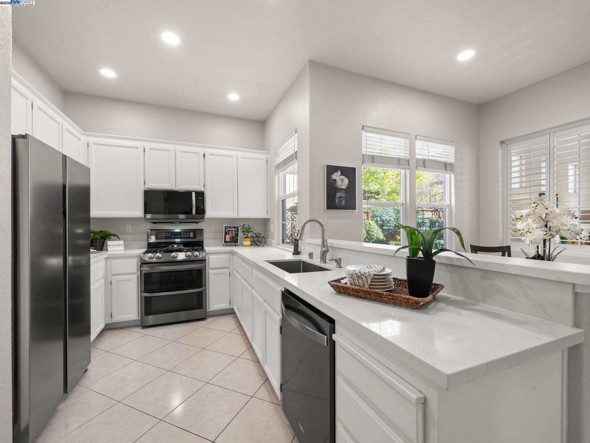 Detail Gallery Image 14 of 47 For 3769 Florian St, Pleasanton,  CA 94588 - 4 Beds | 2/1 Baths