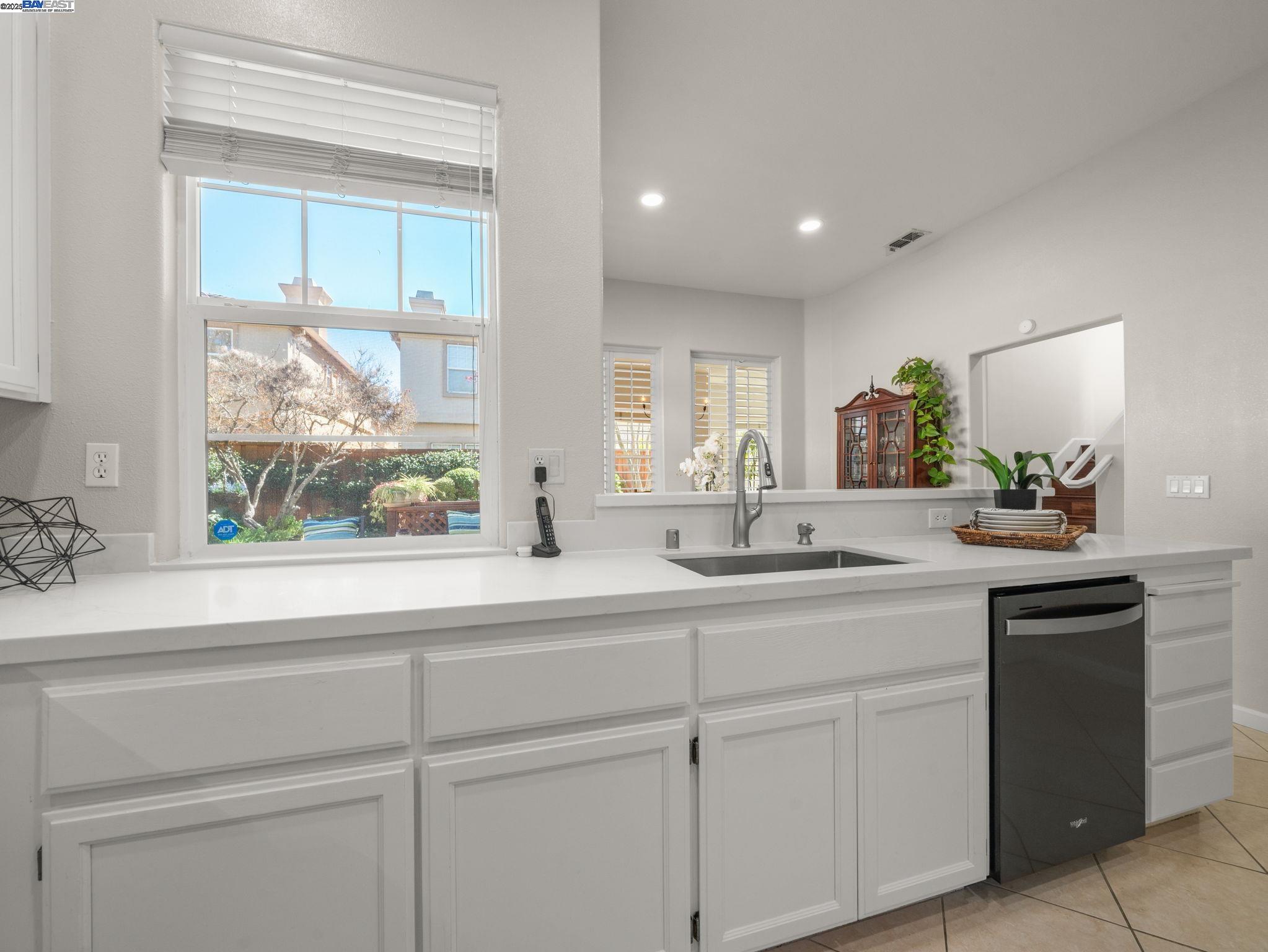 Detail Gallery Image 17 of 47 For 3769 Florian St, Pleasanton,  CA 94588 - 4 Beds | 2/1 Baths