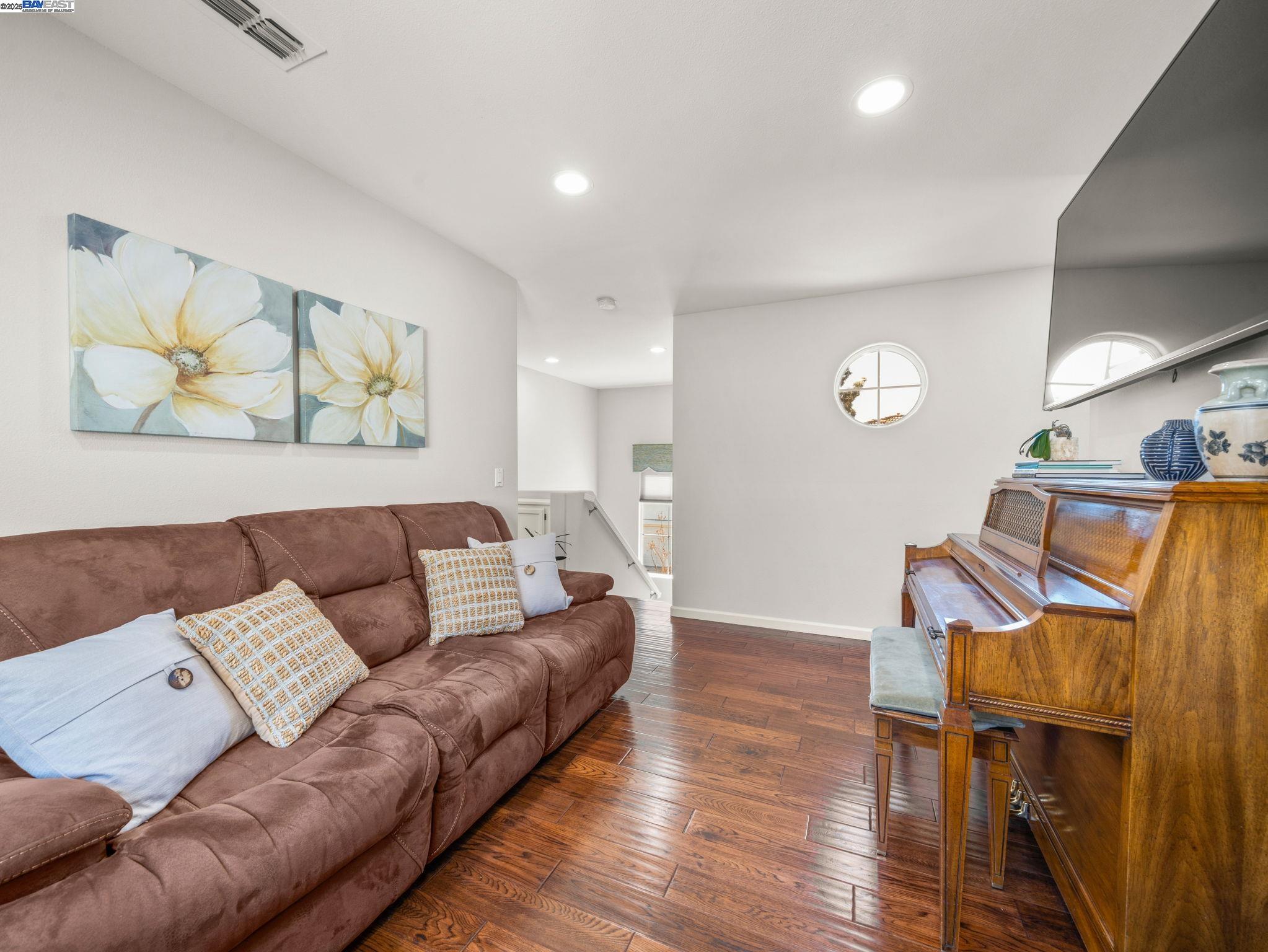 Detail Gallery Image 26 of 47 For 3769 Florian St, Pleasanton,  CA 94588 - 4 Beds | 2/1 Baths
