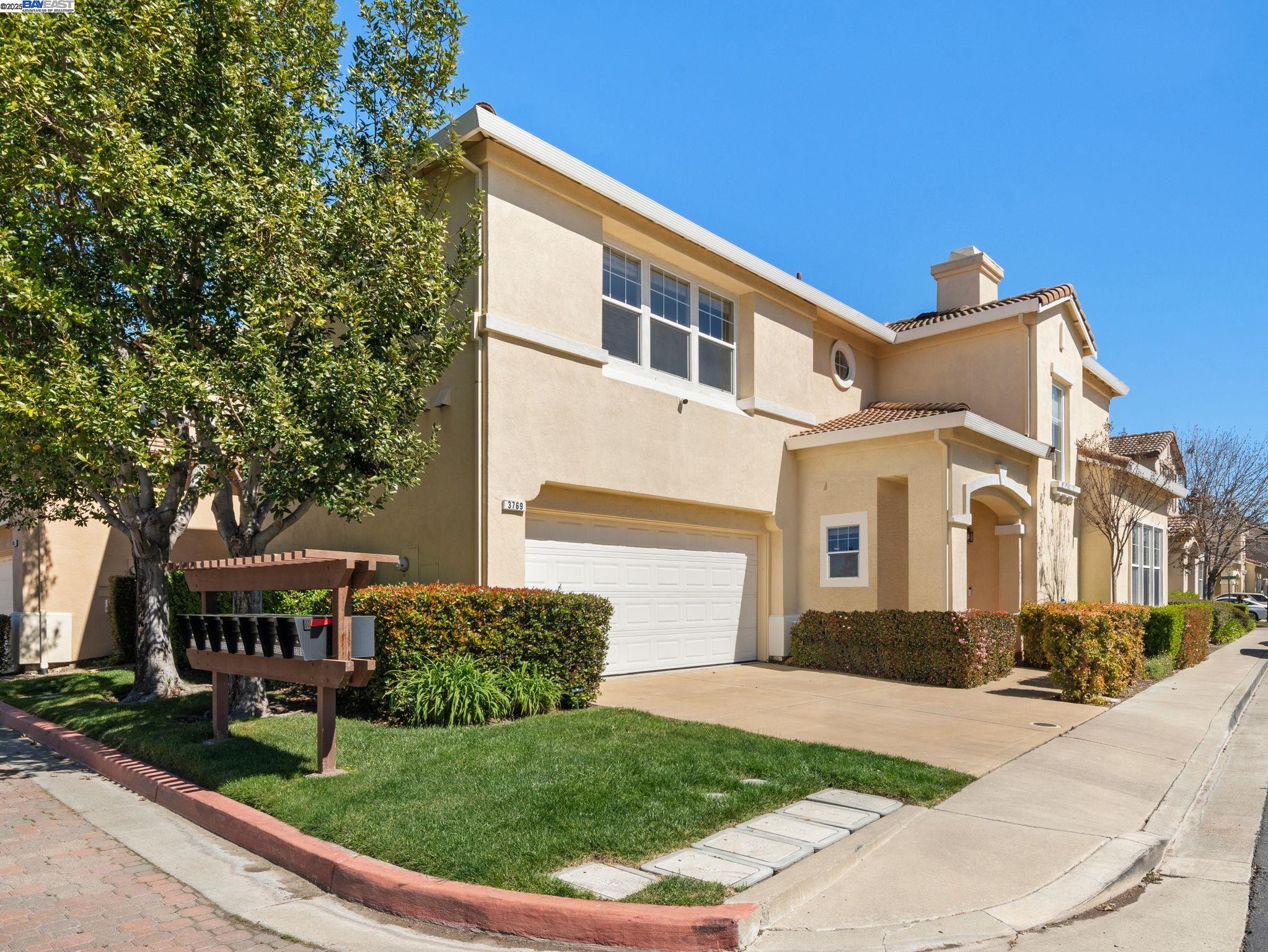 Detail Gallery Image 5 of 47 For 3769 Florian St, Pleasanton,  CA 94588 - 4 Beds | 2/1 Baths