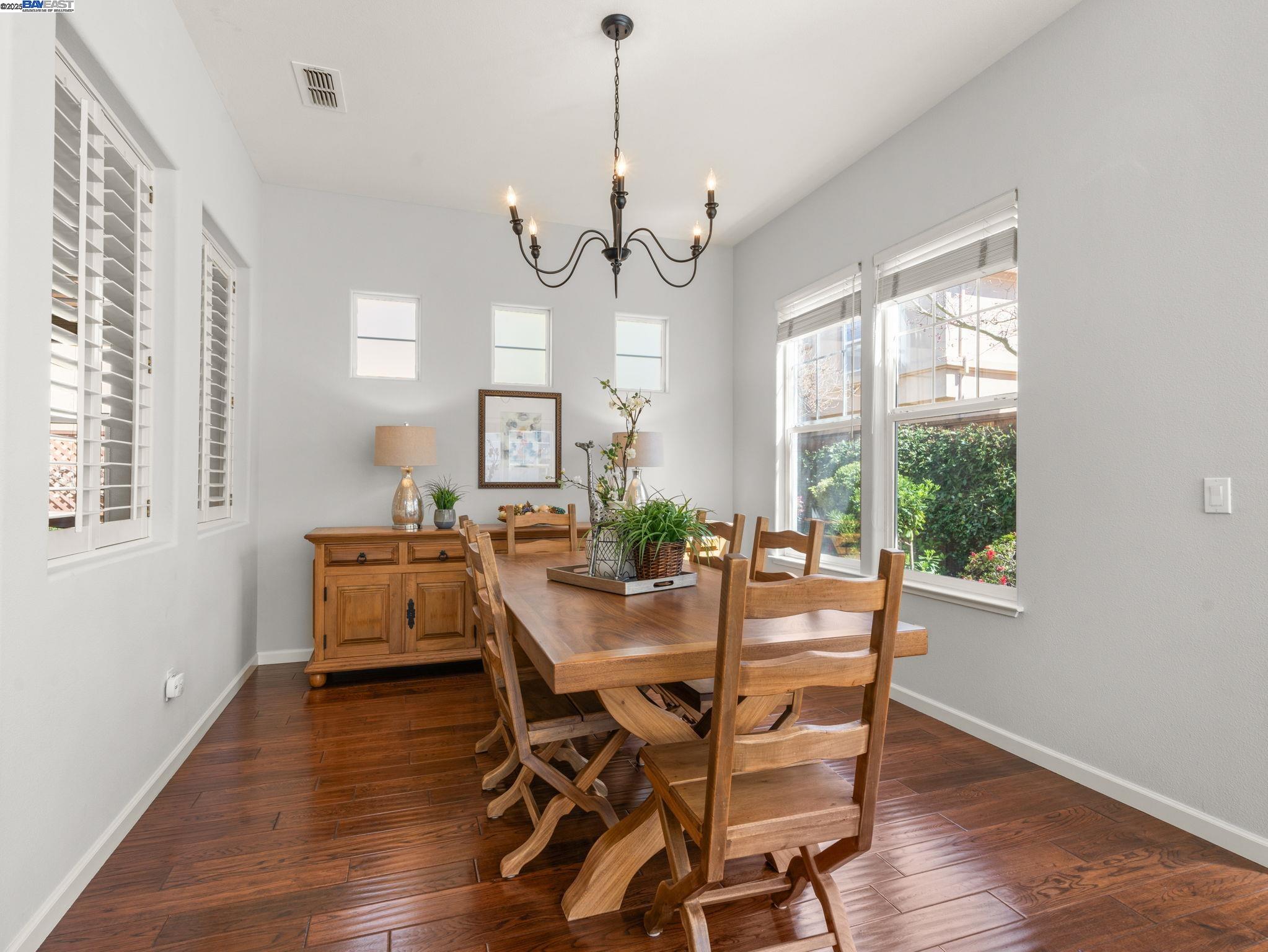Detail Gallery Image 6 of 47 For 3769 Florian St, Pleasanton,  CA 94588 - 4 Beds | 2/1 Baths