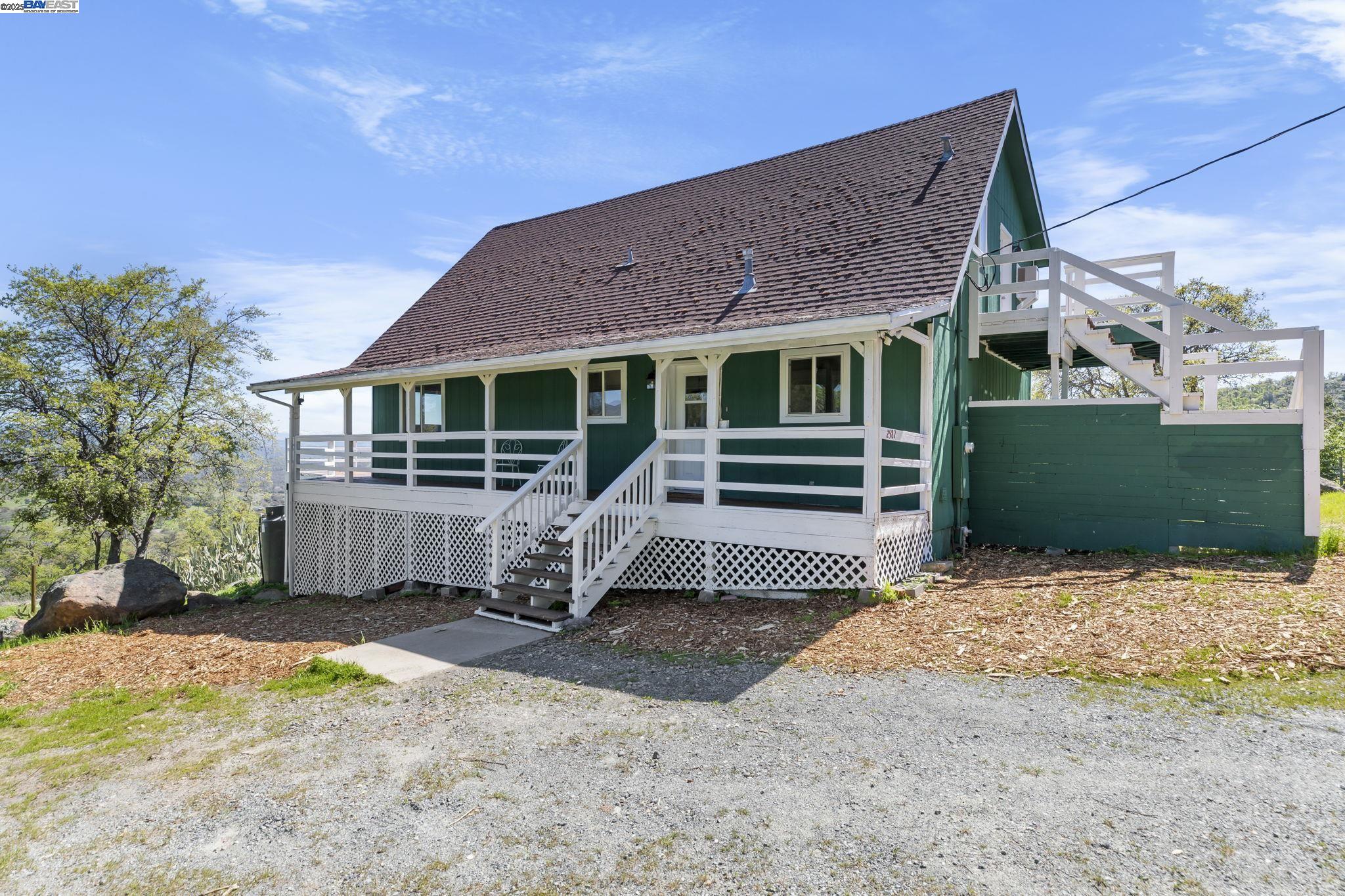 Detail Gallery Image 2 of 60 For 2587 Sulkey Ct, Copperopolis,  CA 95228 - 3 Beds | 2 Baths