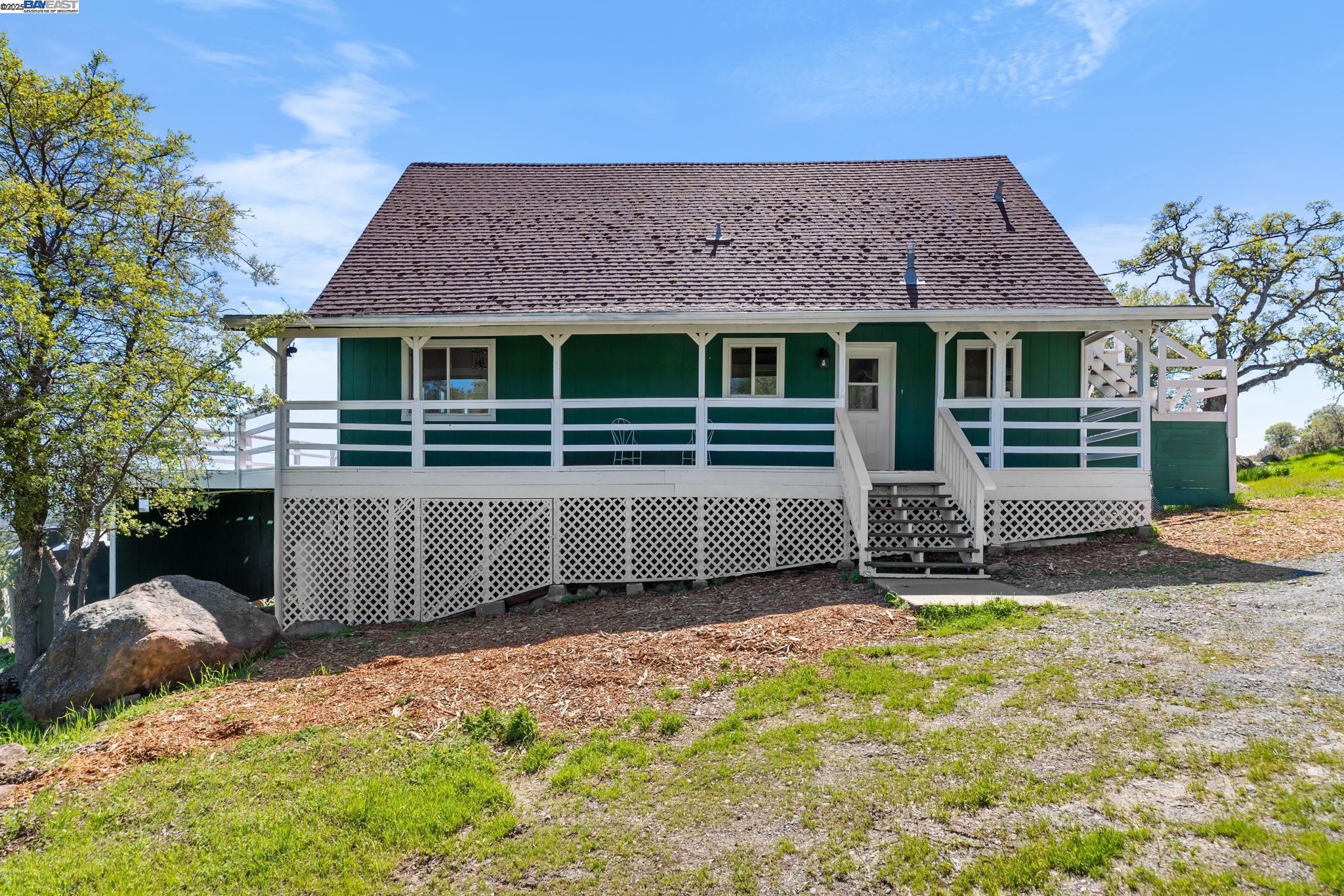 Detail Gallery Image 3 of 60 For 2587 Sulkey Ct, Copperopolis,  CA 95228 - 3 Beds | 2 Baths