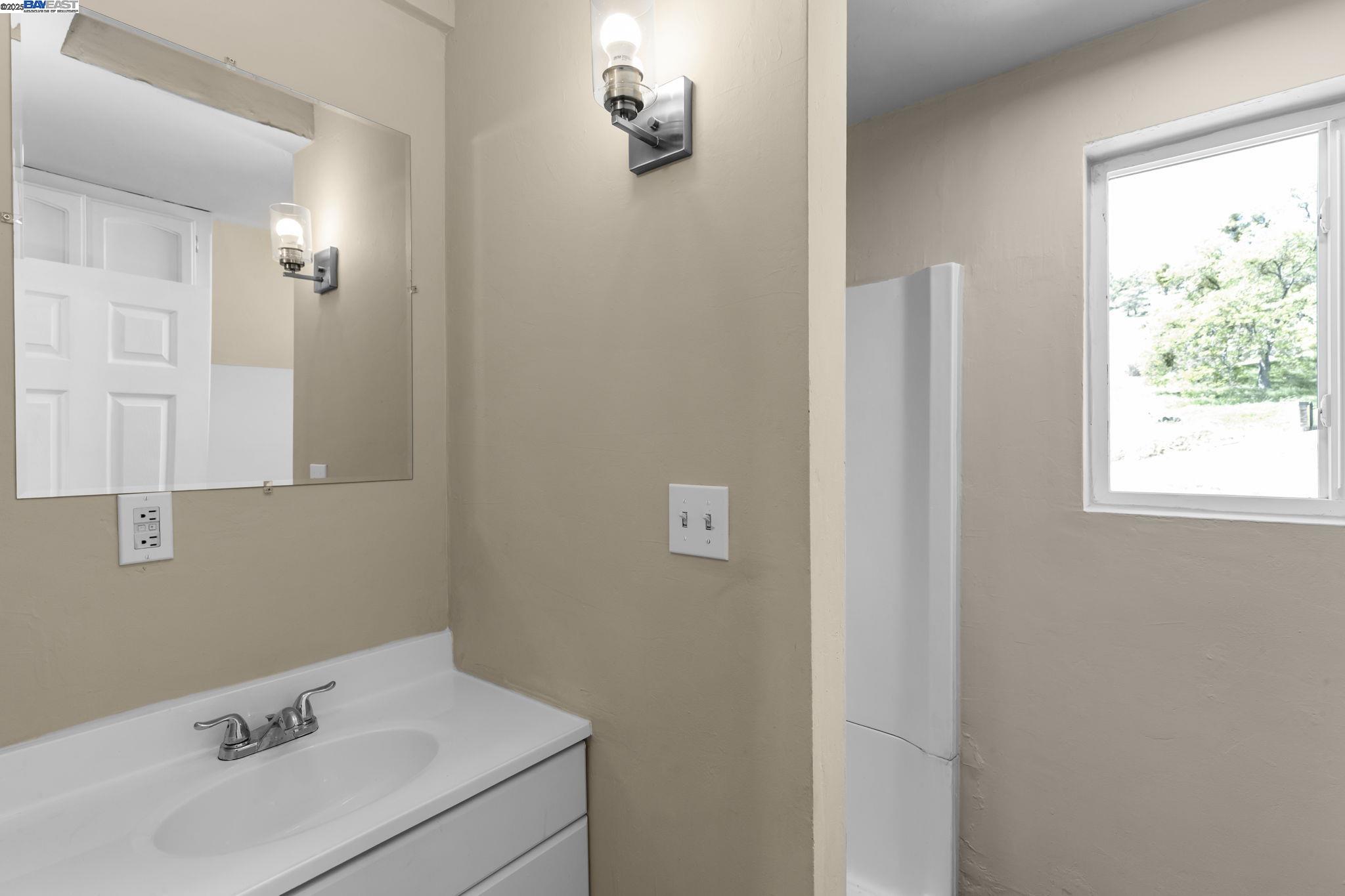 Detail Gallery Image 30 of 60 For 2587 Sulkey Ct, Copperopolis,  CA 95228 - 3 Beds | 2 Baths