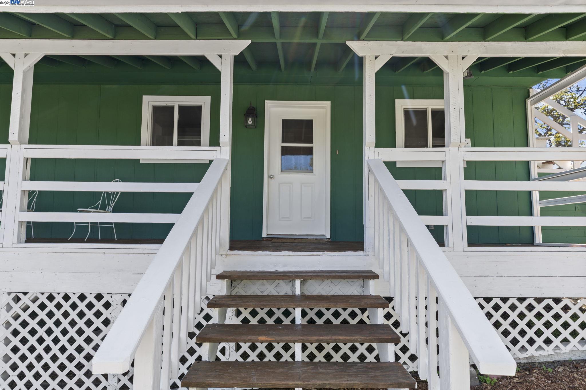 Detail Gallery Image 4 of 60 For 2587 Sulkey Ct, Copperopolis,  CA 95228 - 3 Beds | 2 Baths