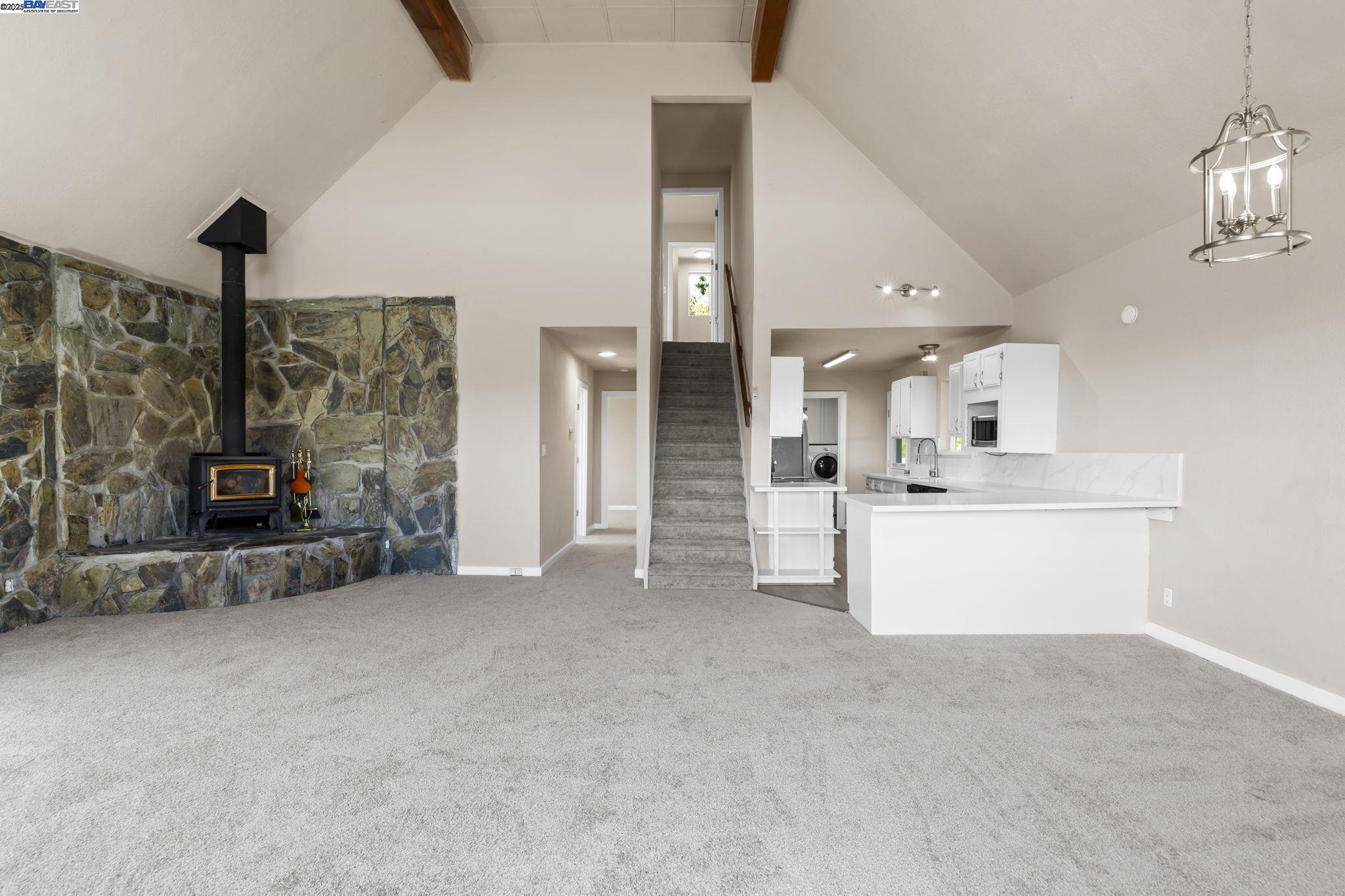 Detail Gallery Image 5 of 60 For 2587 Sulkey Ct, Copperopolis,  CA 95228 - 3 Beds | 2 Baths