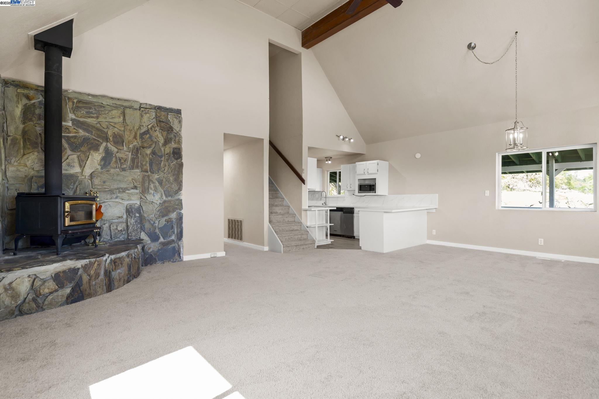 Detail Gallery Image 7 of 60 For 2587 Sulkey Ct, Copperopolis,  CA 95228 - 3 Beds | 2 Baths