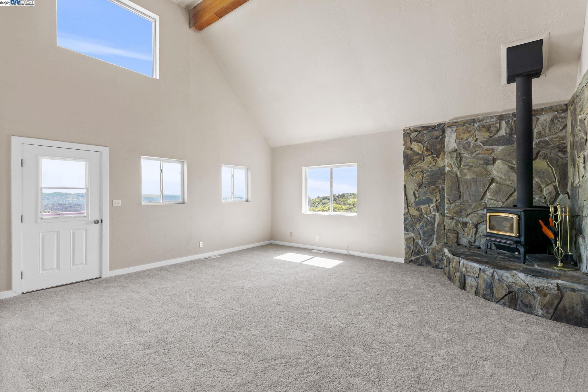 Detail Gallery Image 8 of 60 For 2587 Sulkey Ct, Copperopolis,  CA 95228 - 3 Beds | 2 Baths