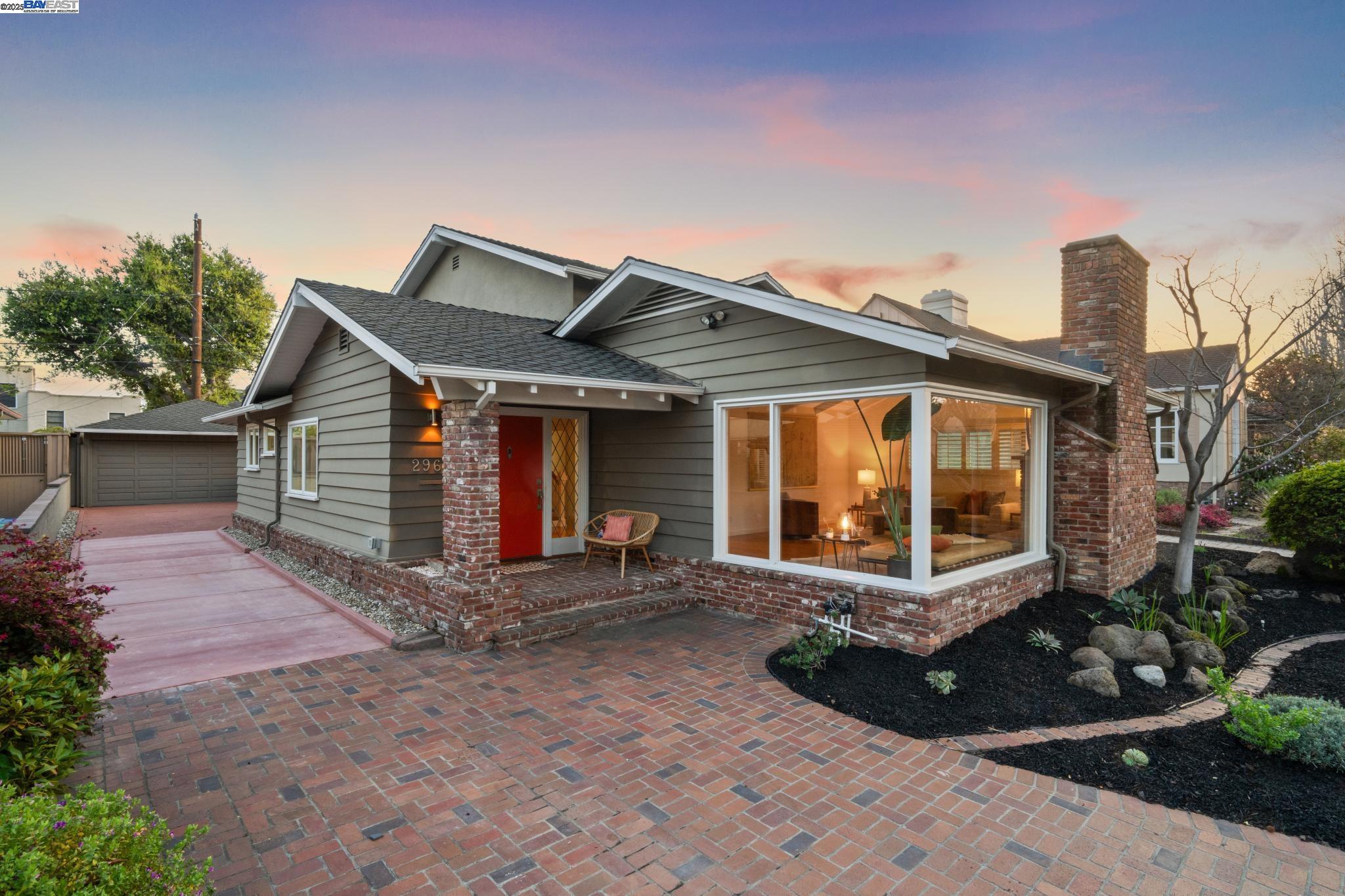 Detail Gallery Image 1 of 1 For 2960 Gibbons Drive, Alameda,  CA 94501 - 5 Beds | 2/1 Baths