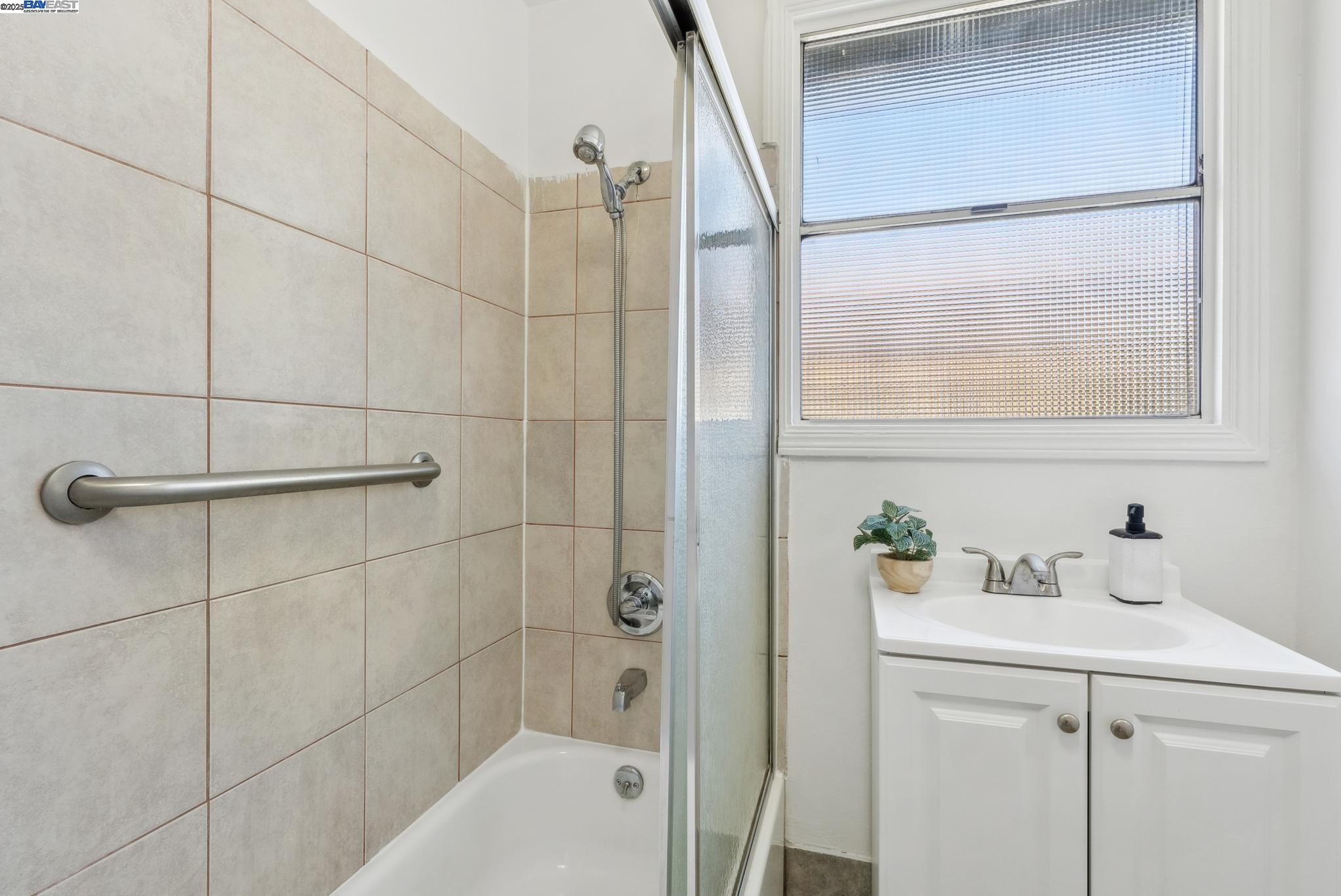 property-img