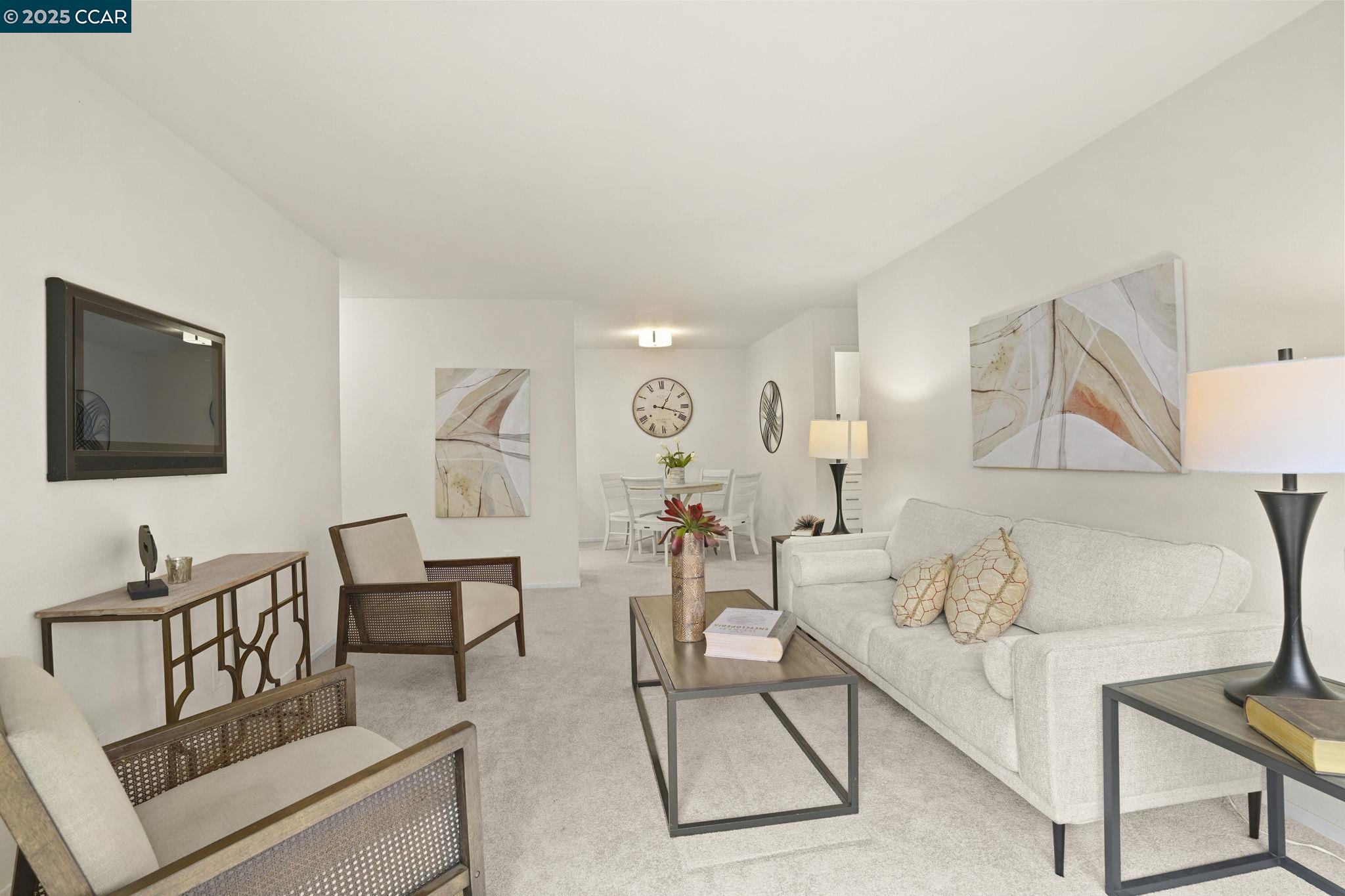 More Details about MLS # 41090985 : 1407 MARCHBANKS DRIVE # 4