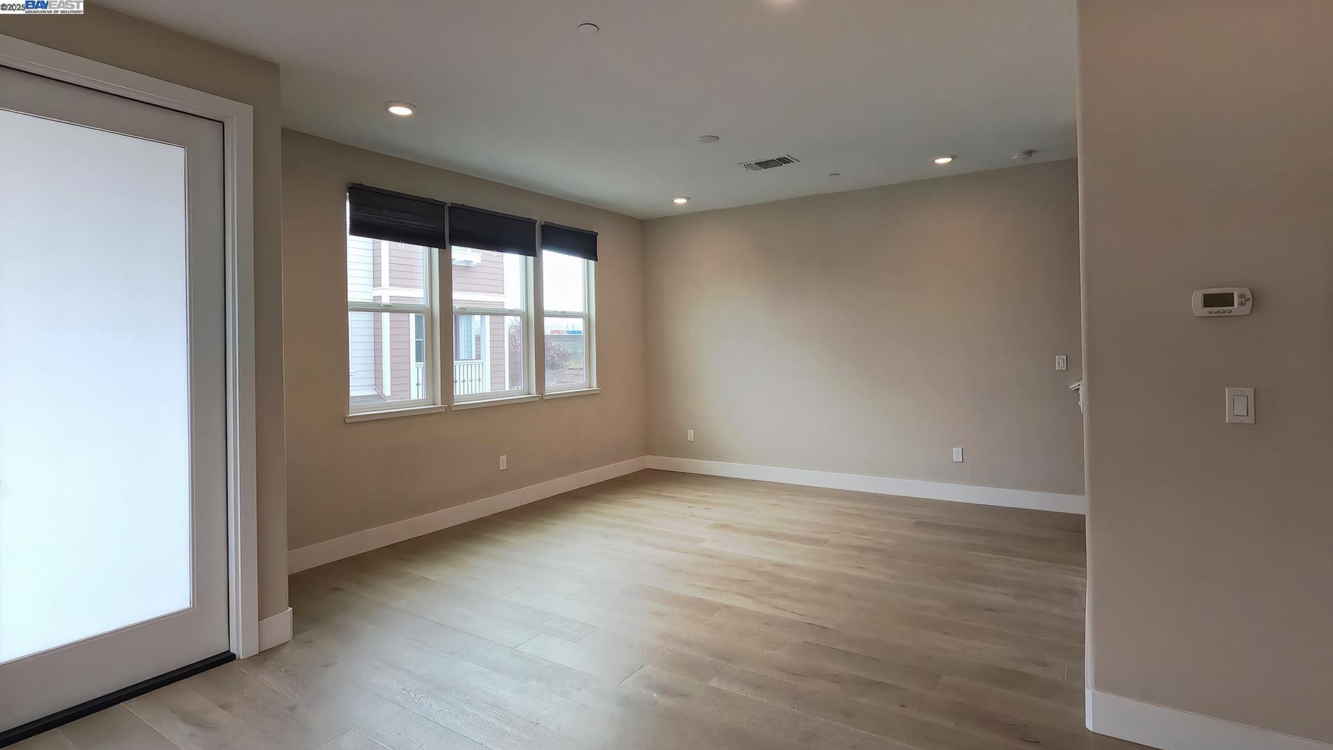 Detail Gallery Image 2 of 47 For 47 Tidal Way, San Mateo,  CA 94401 - 2 Beds | 2/1 Baths
