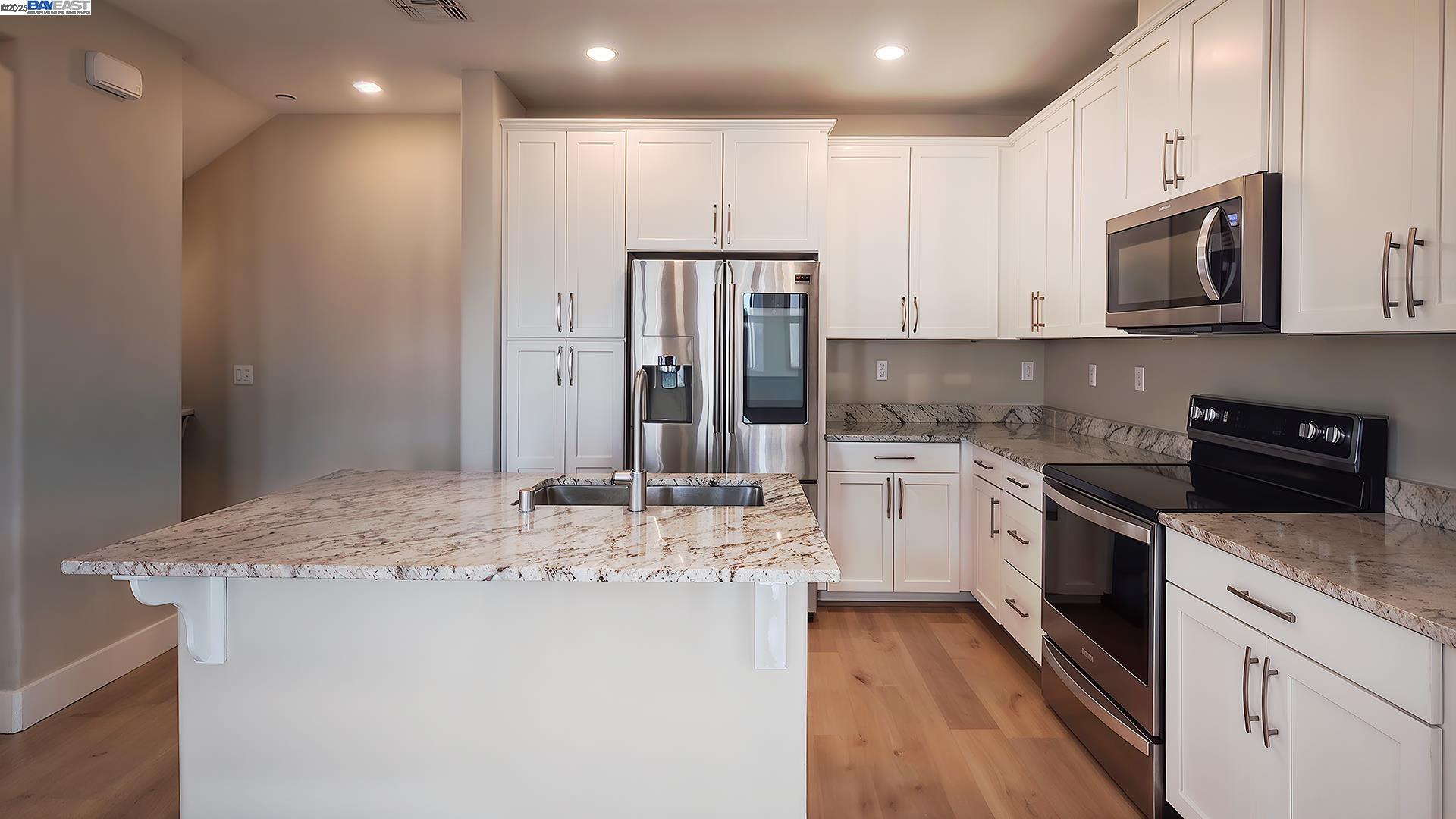 Detail Gallery Image 11 of 47 For 47 Tidal Way, San Mateo,  CA 94401 - 2 Beds | 2/1 Baths