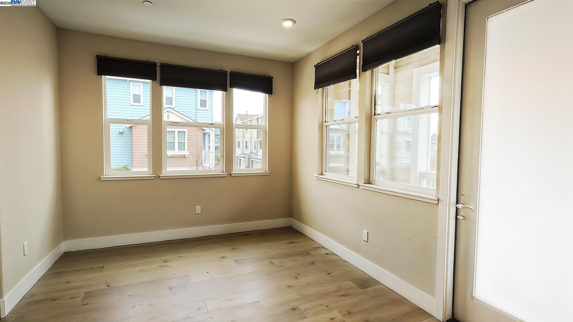 Detail Gallery Image 14 of 47 For 47 Tidal Way, San Mateo,  CA 94401 - 2 Beds | 2/1 Baths