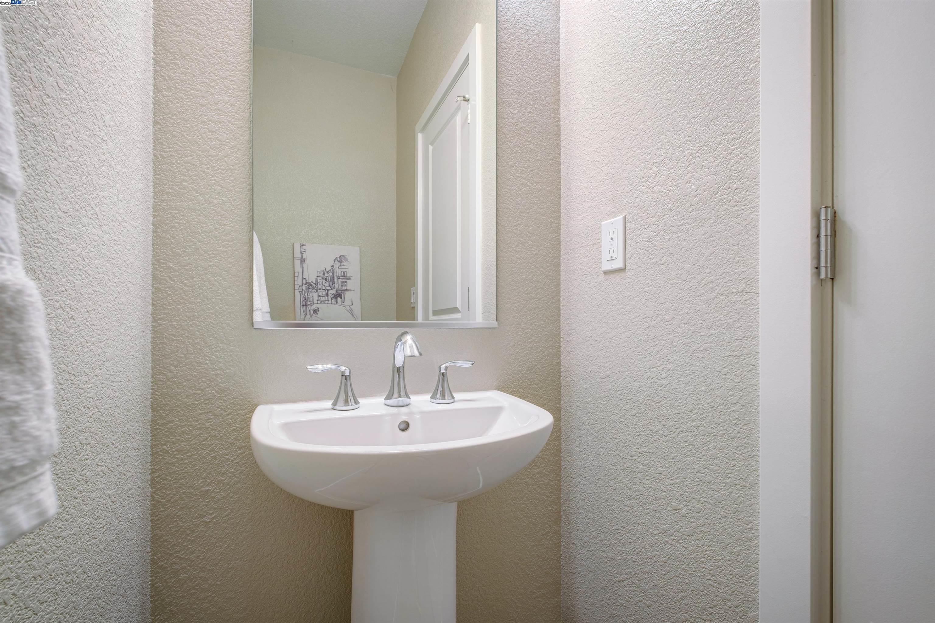 Detail Gallery Image 17 of 47 For 47 Tidal Way, San Mateo,  CA 94401 - 2 Beds | 2/1 Baths