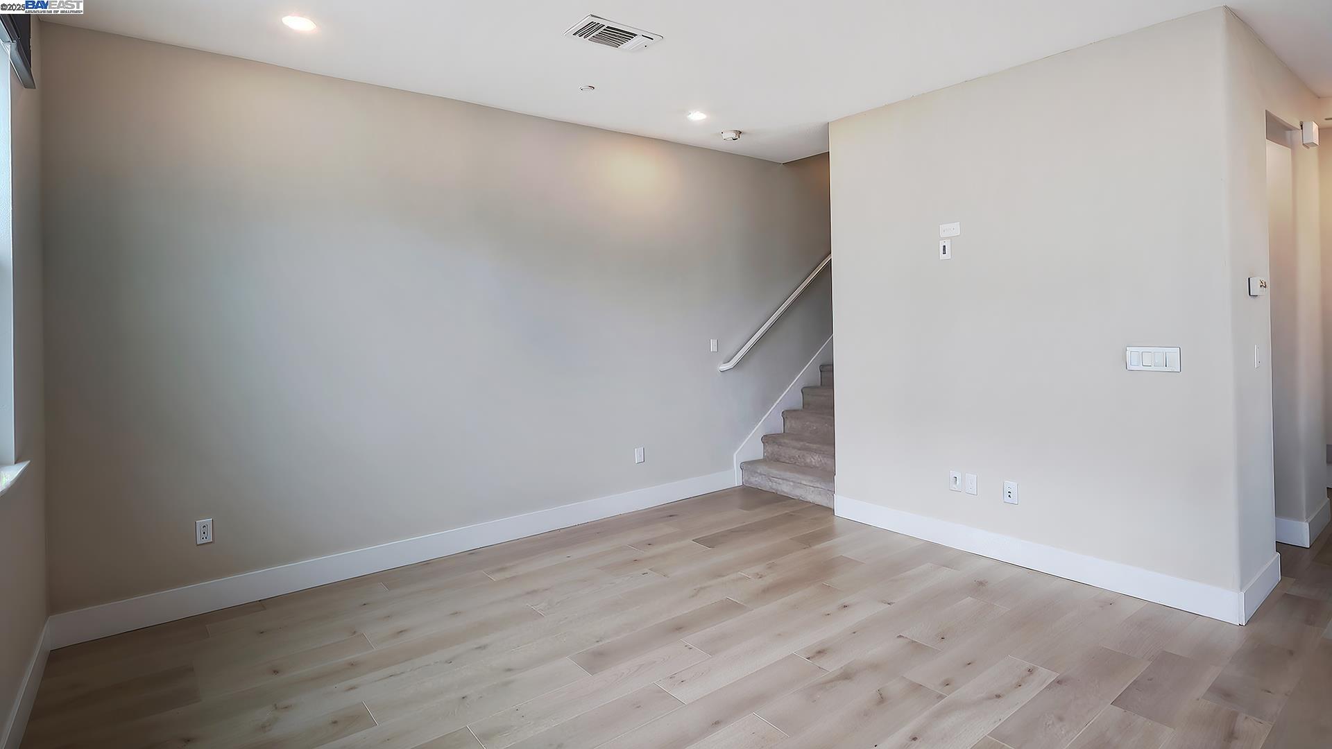 Detail Gallery Image 5 of 47 For 47 Tidal Way, San Mateo,  CA 94401 - 2 Beds | 2/1 Baths